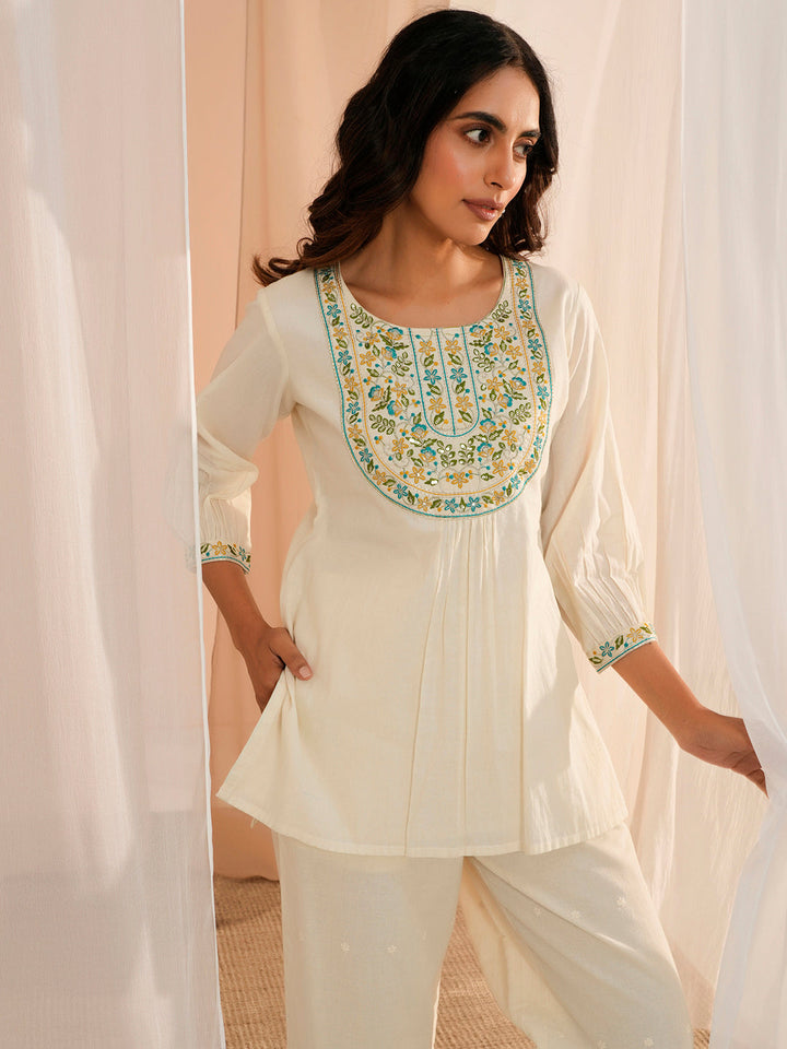 Off White Yoke Design Cotton Straight Kurti - ShopLibas