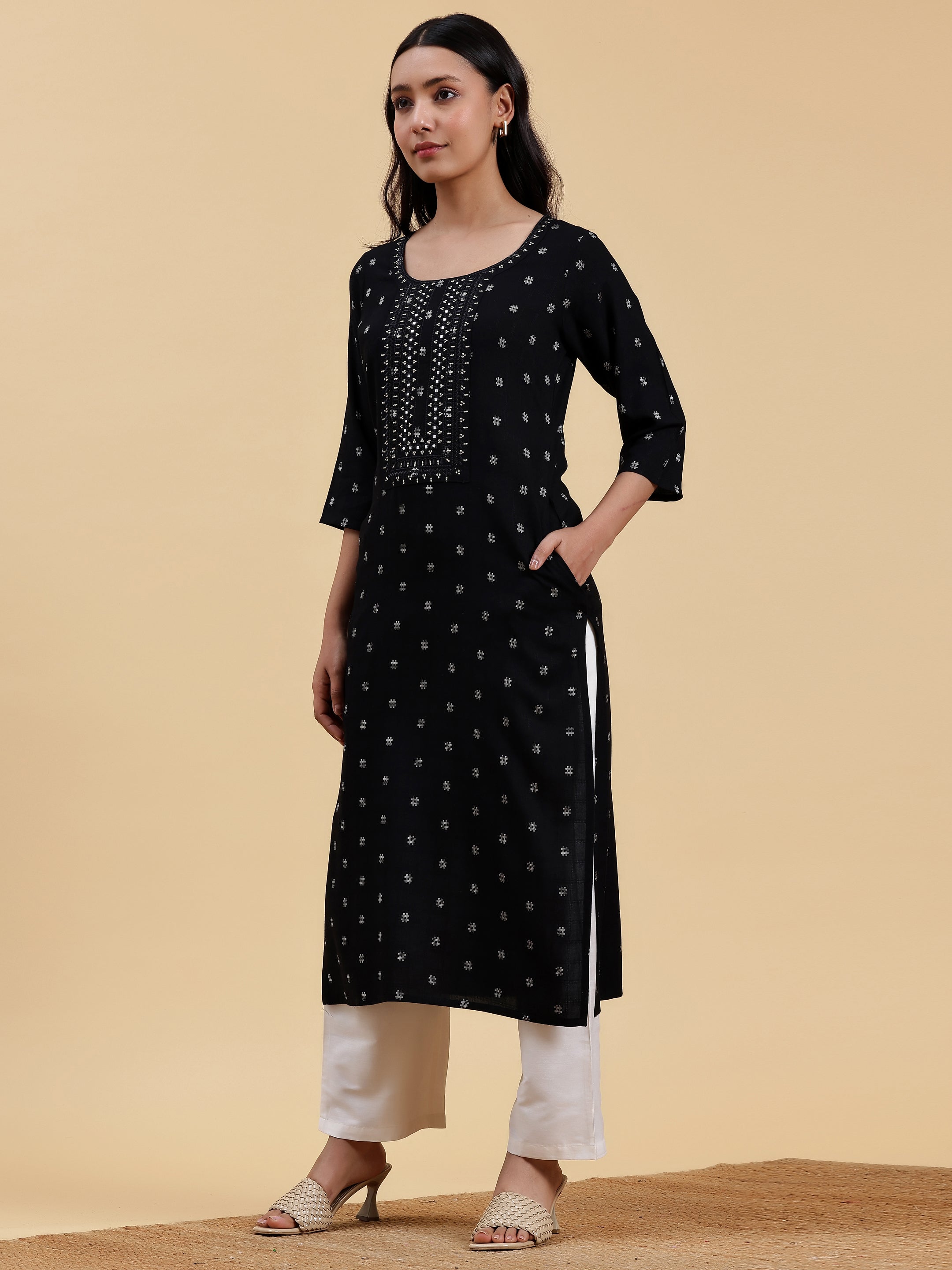 Black Embroidered Cotton Straight Kurta