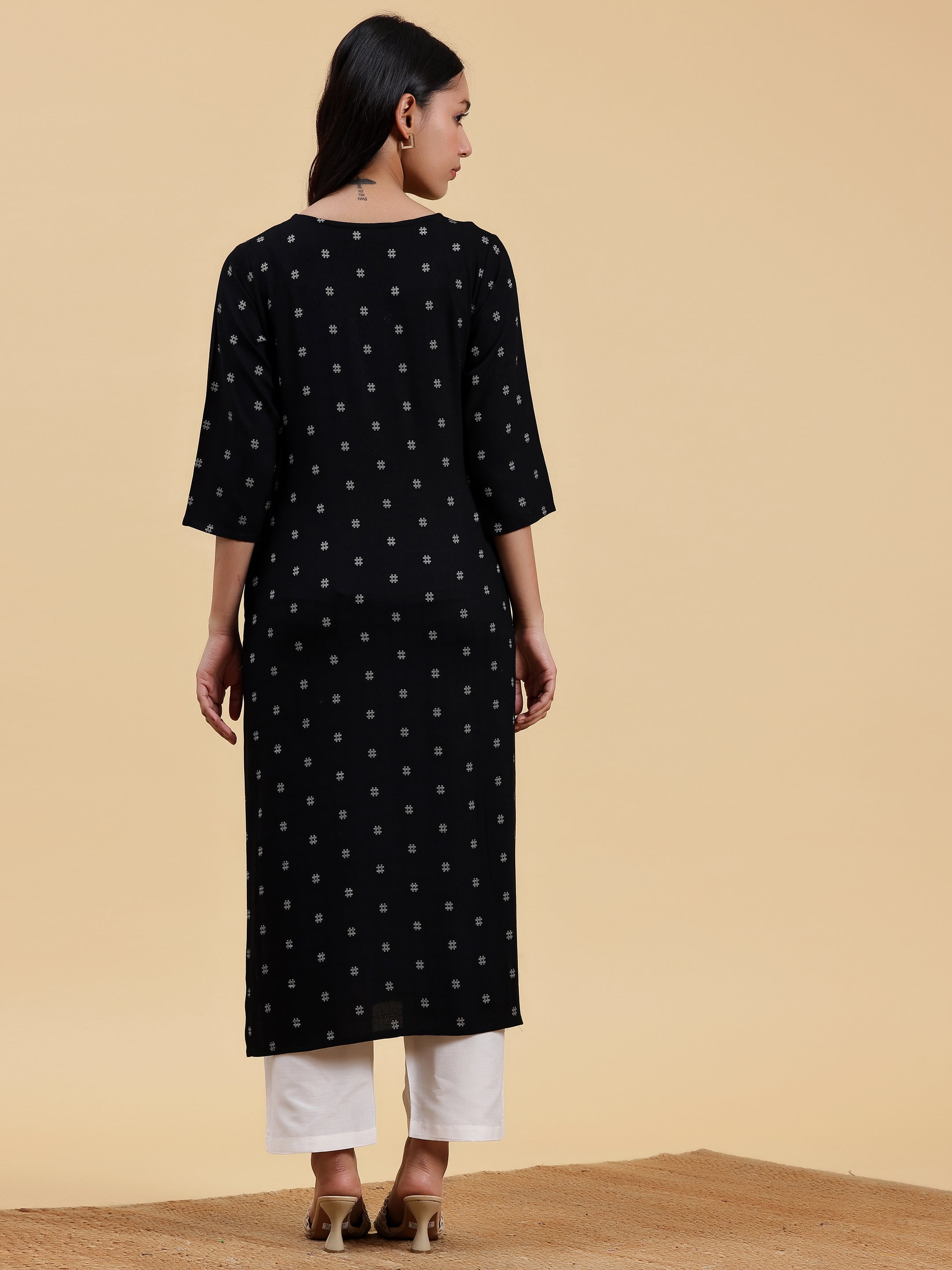 Black Embroidered Cotton Straight Kurta