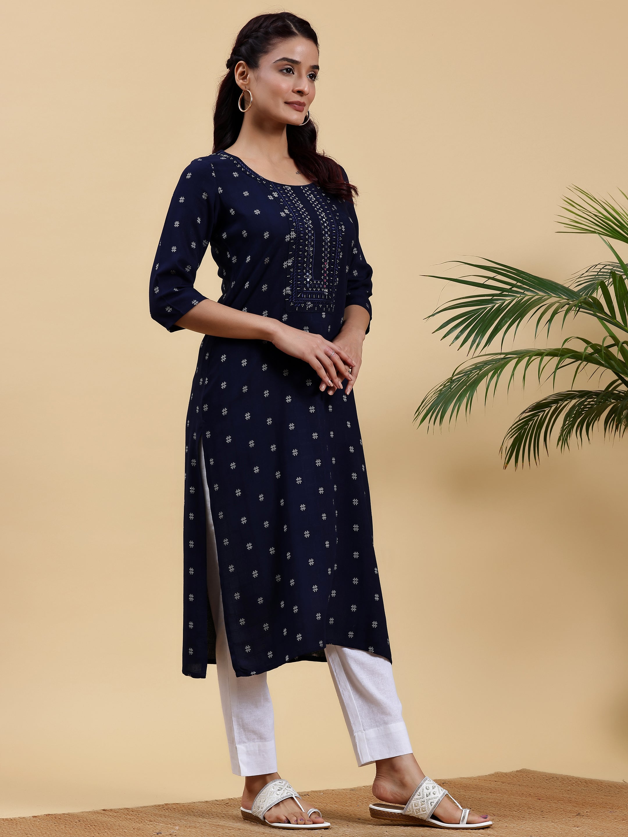 Blue Embroidered Cotton Straight Kurta