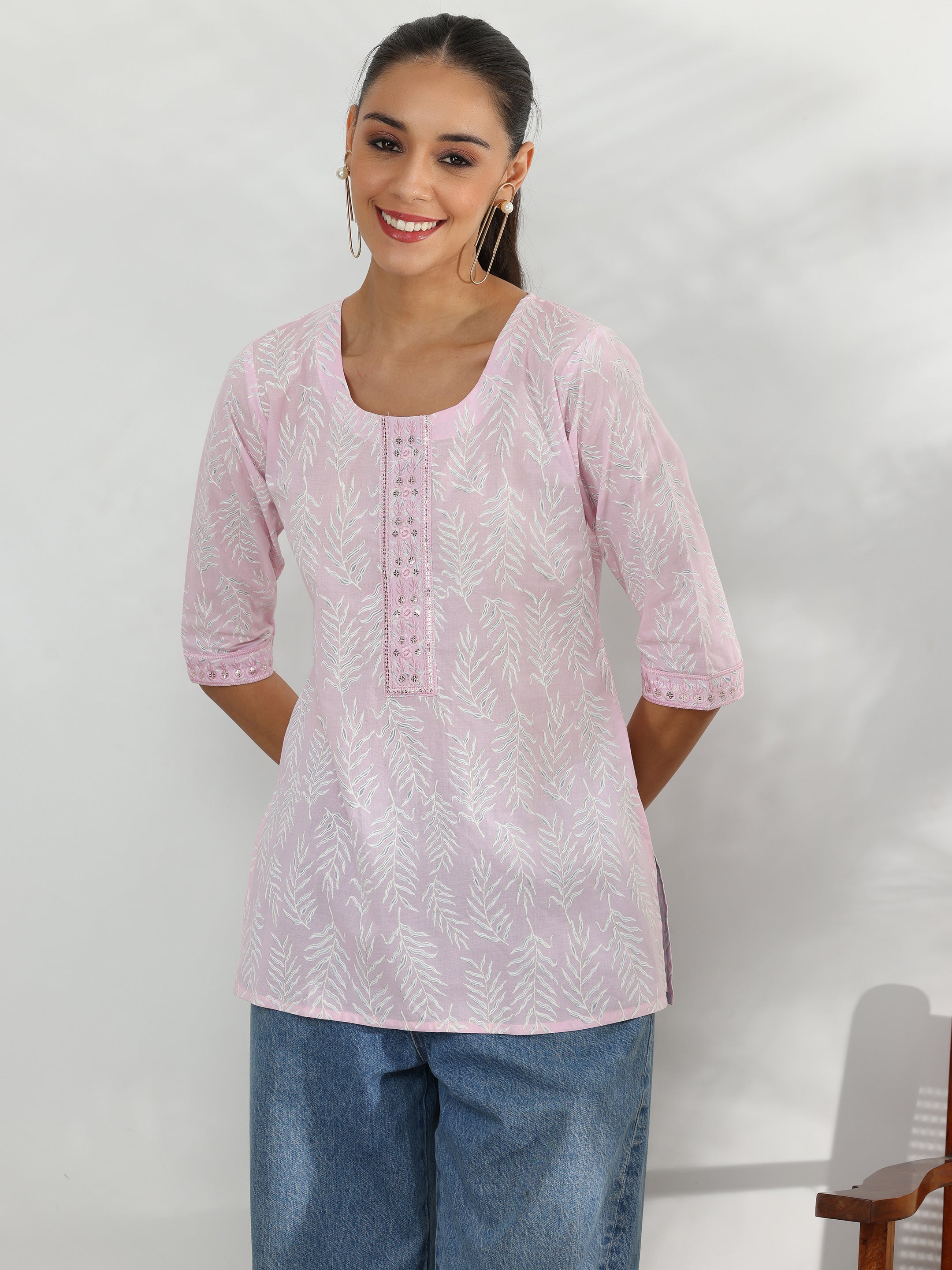 Pink Printed Cotton Straight Kurtis