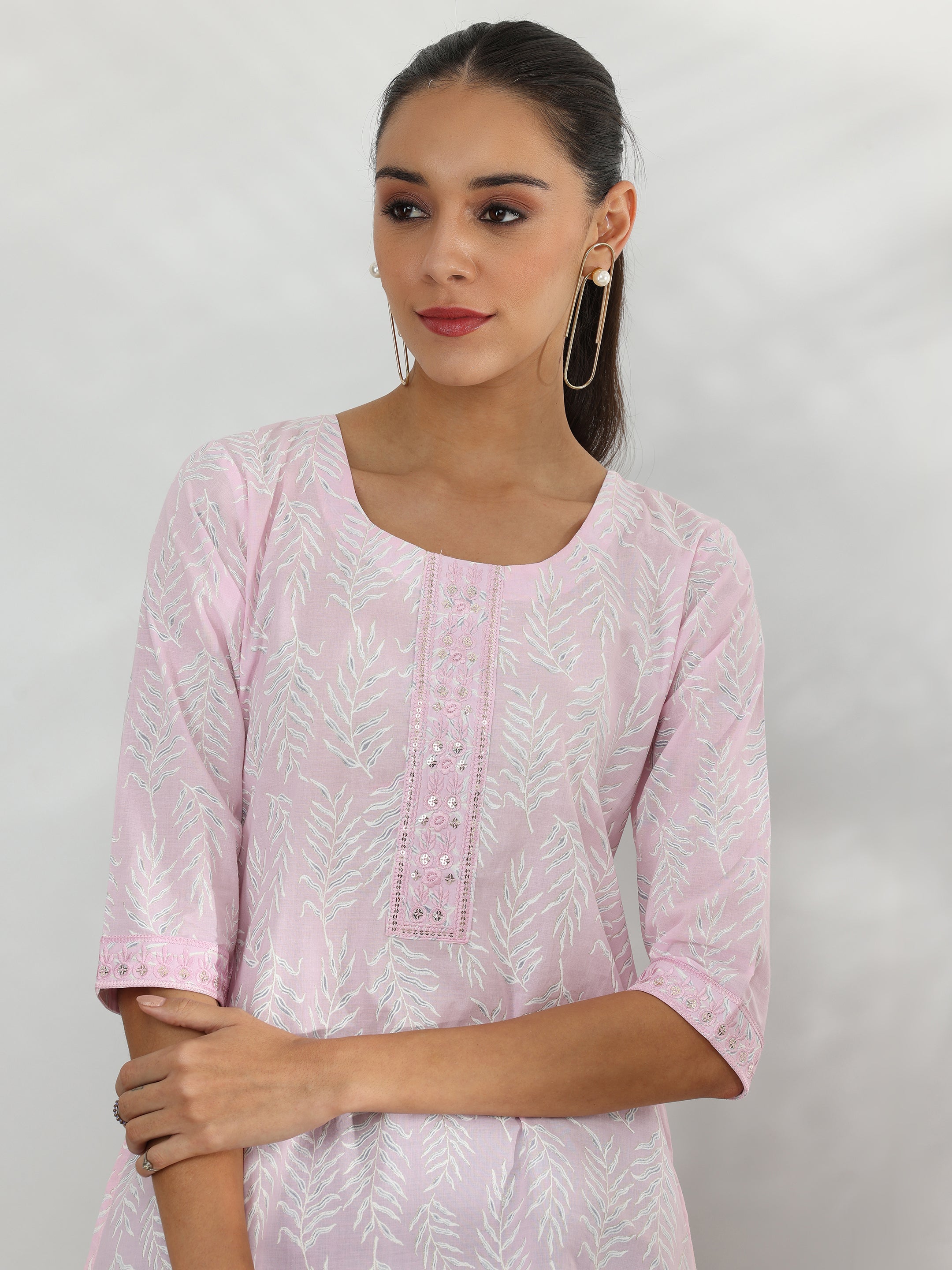 Pink Printed Cotton Straight Kurtis