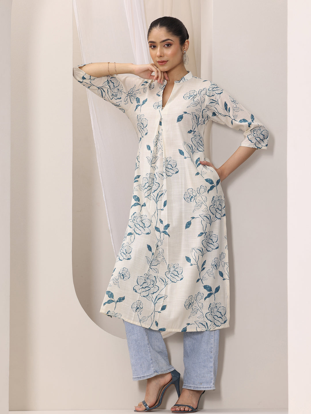 Blue Printed Cotton Blend Straight Kurta