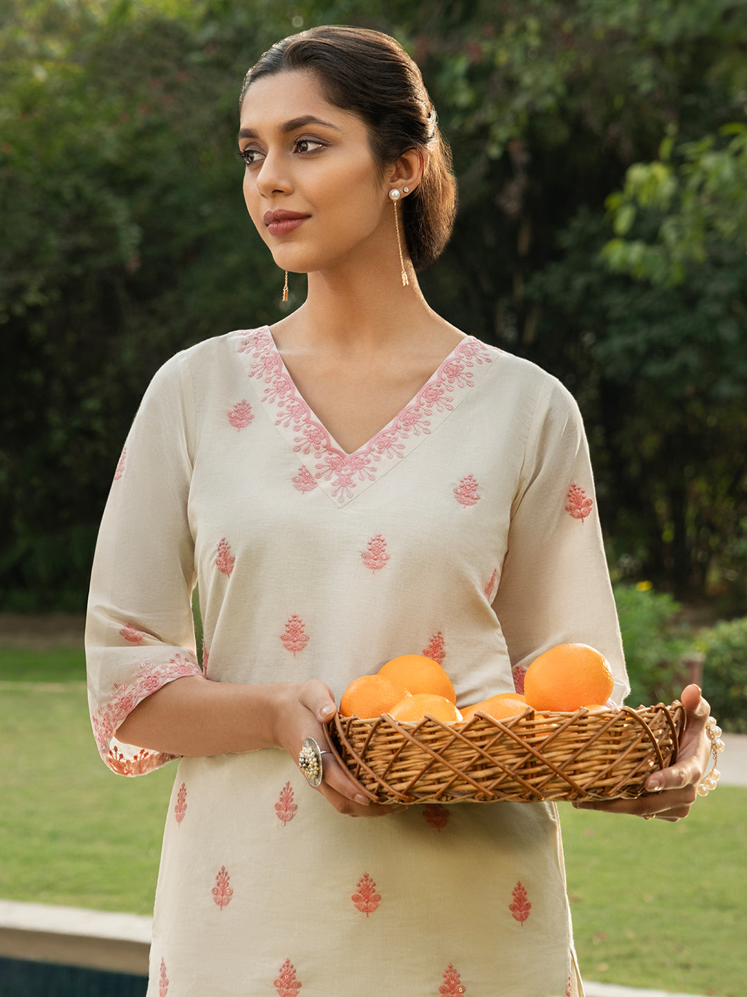 Off white Embroidered Cotton Straight Kurta