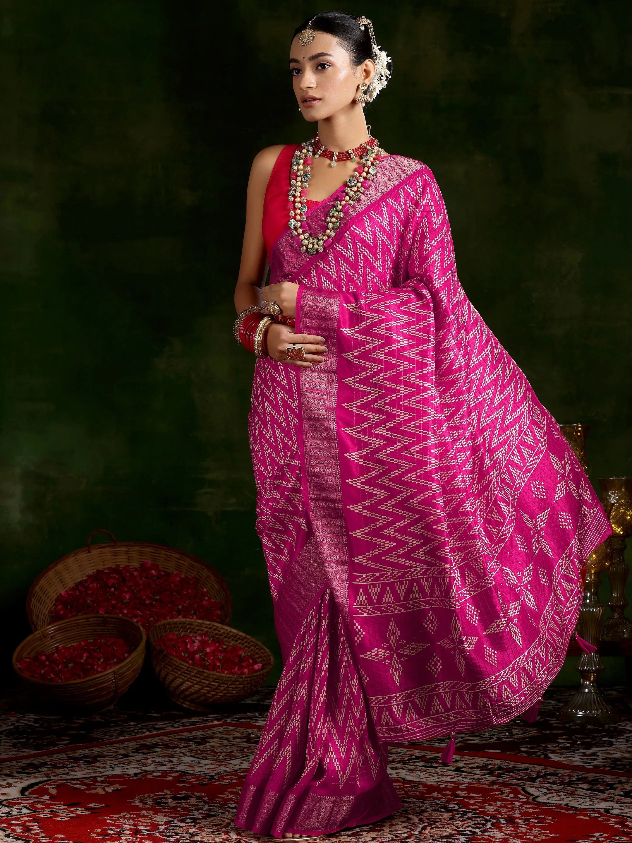 Pink Printed Silk Blend Saree With Unstitched Blouse Piece