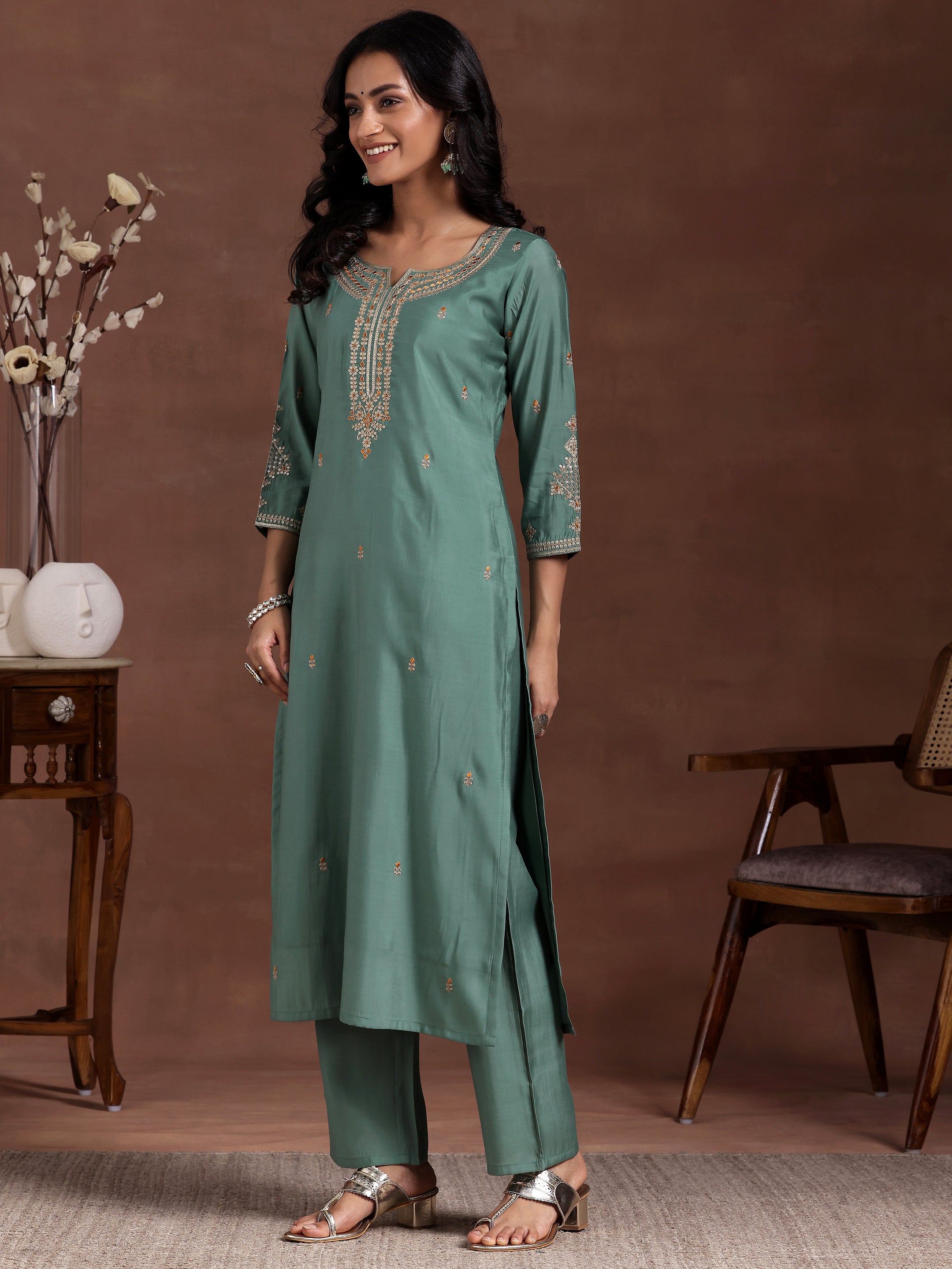 Green Embroidered Silk Blend Straight Suit With Dupatta