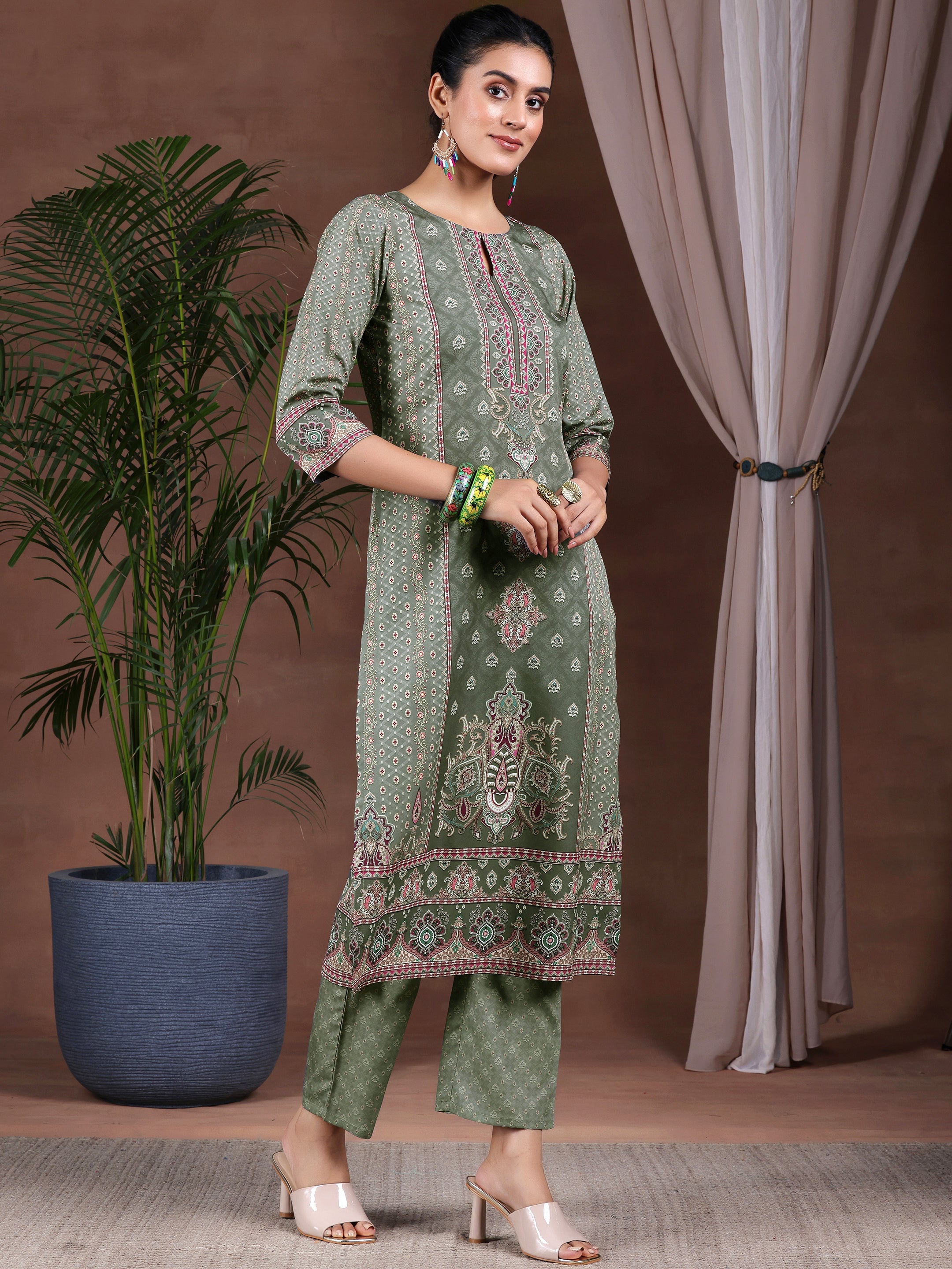 Grey Printed Poly Crepe Straight Suit With Dupatta