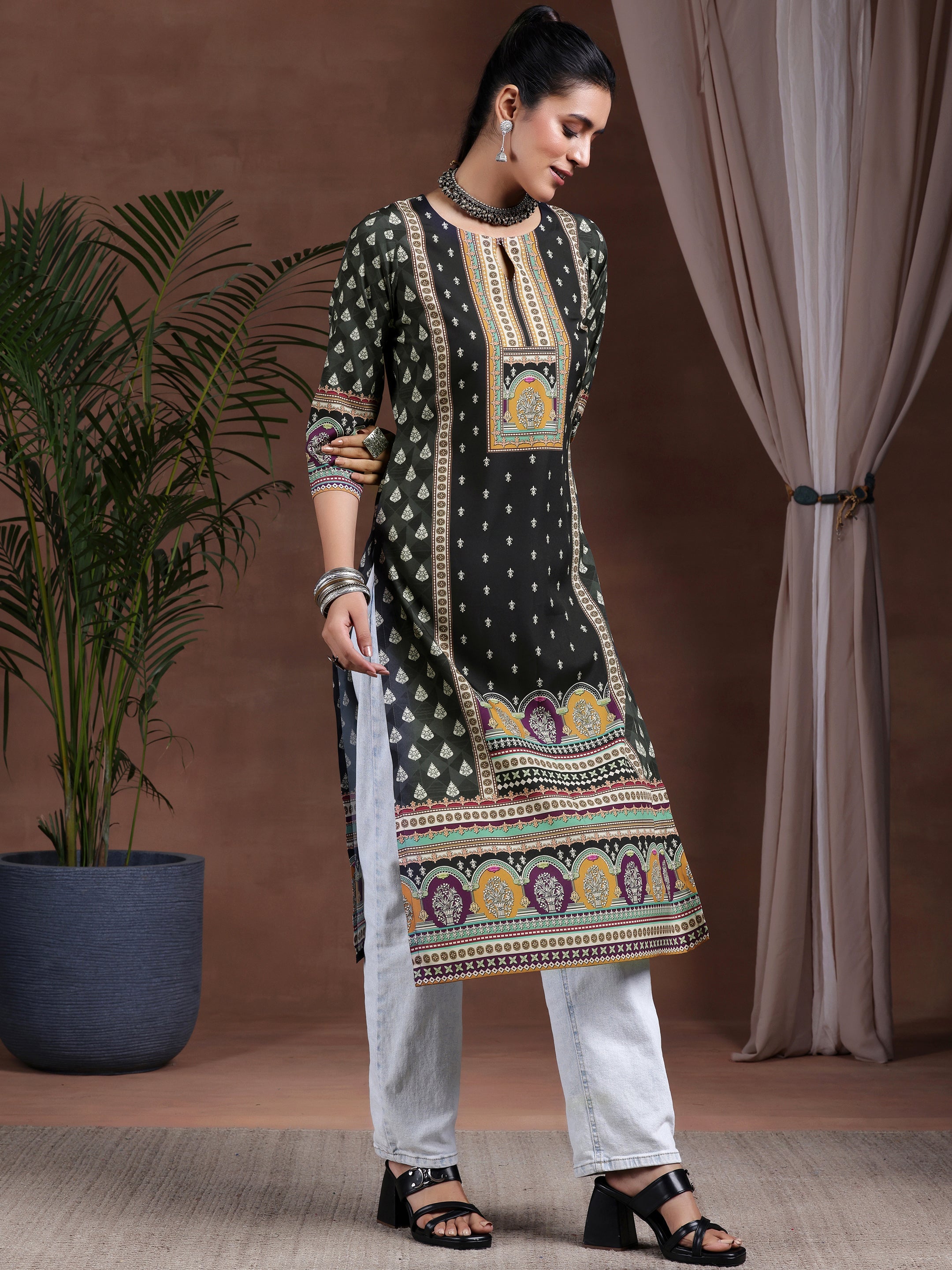 Black Printed Crepe Straight Kurta