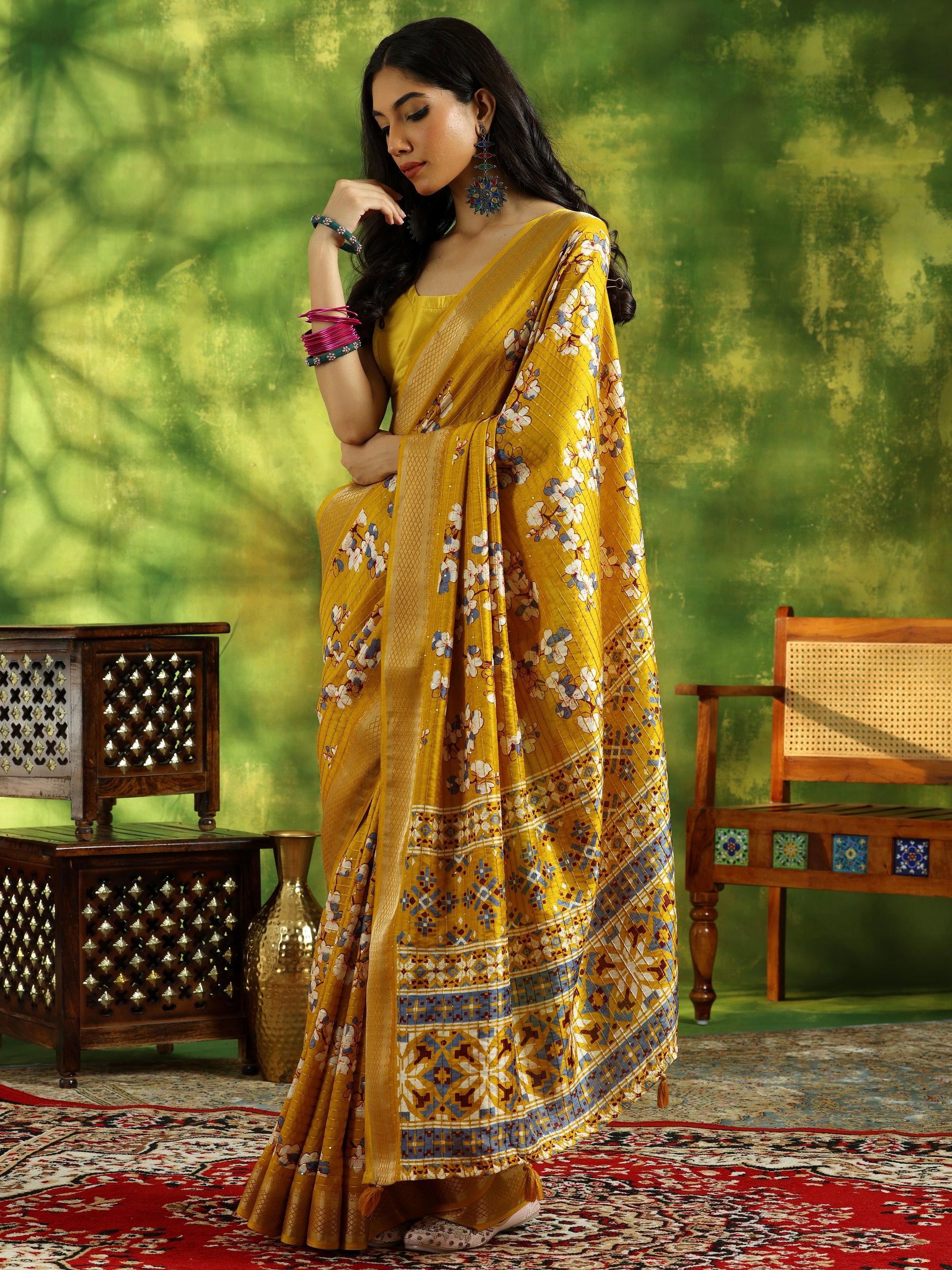 Mustard Printed Silk Blend Saree With Unstitched Blouse Piece