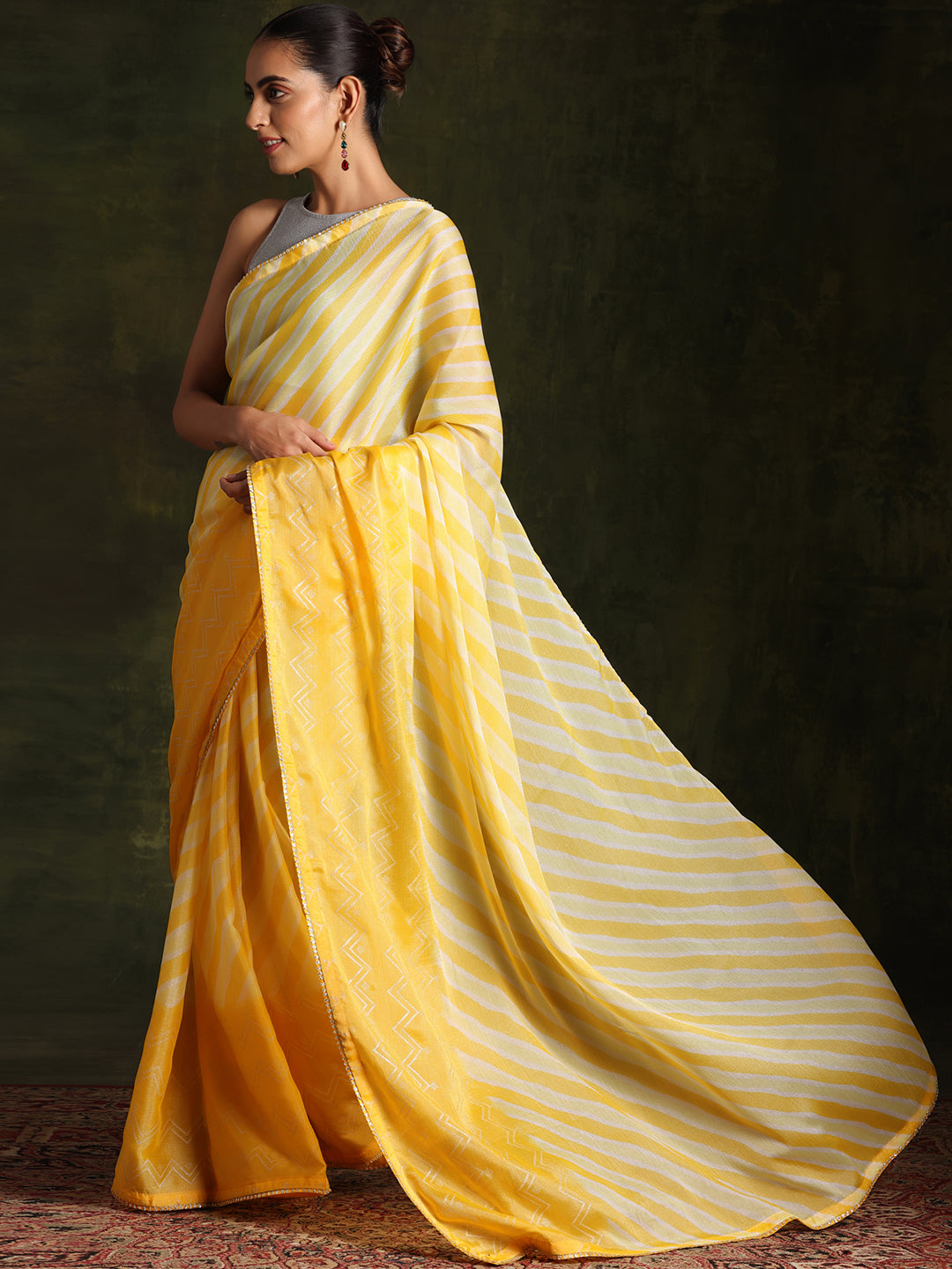 Yellow Printed Silk Blend Saree With Unstitched Blouse Piece