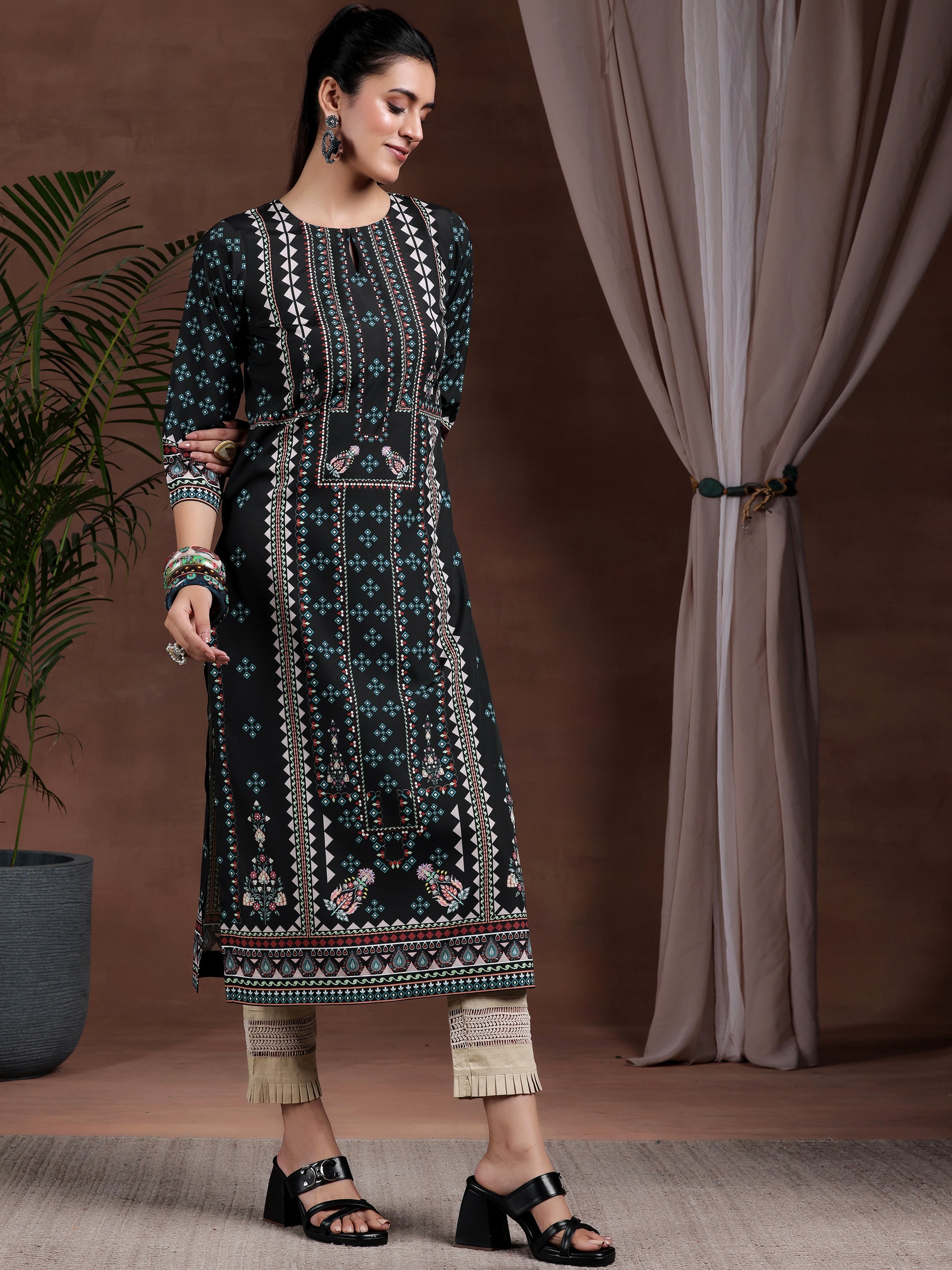 Black Printed Crepe Straight Kurta