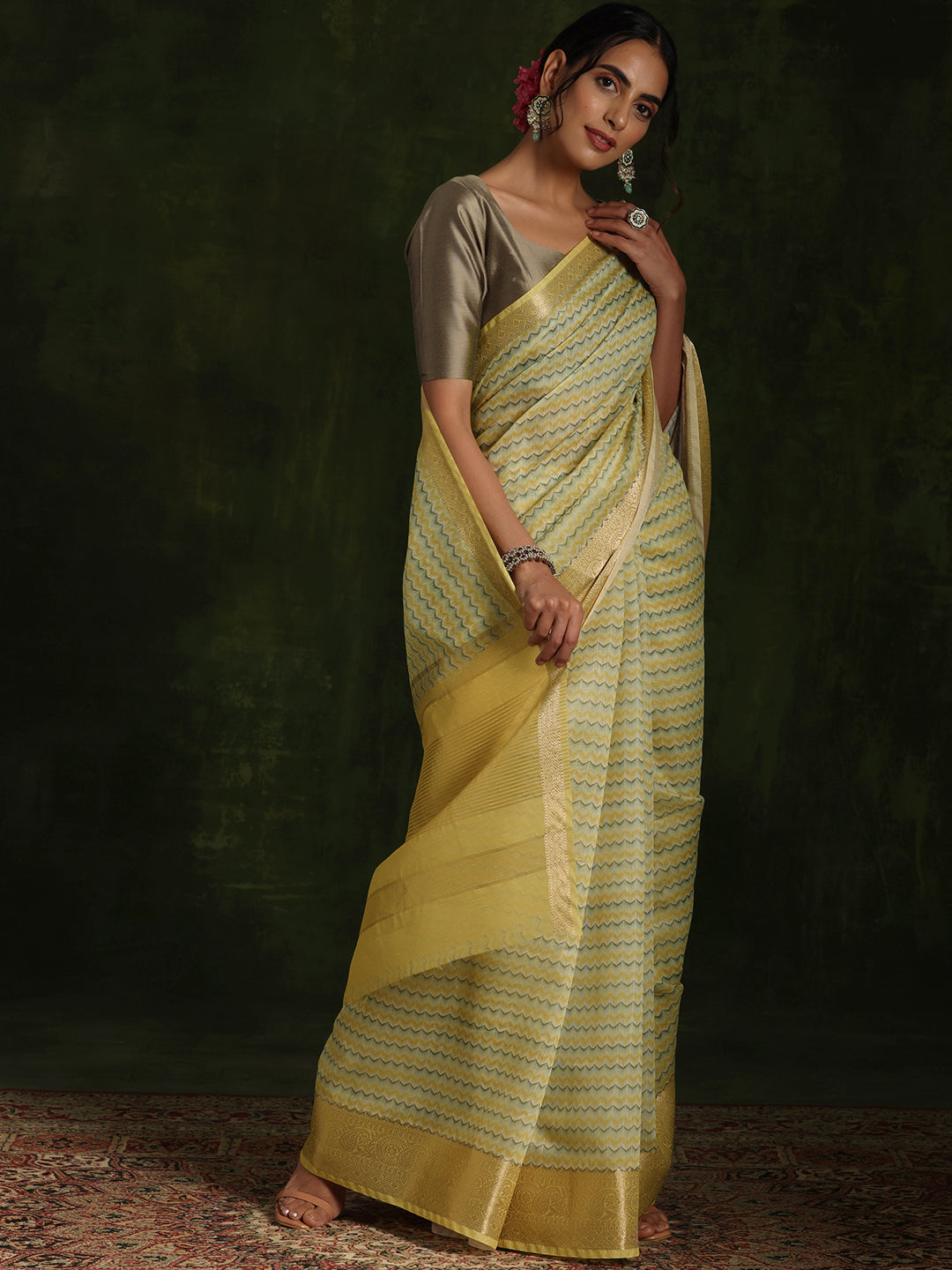 Yellow Printed Silk Blend Saree With Unstitched Blouse Piece