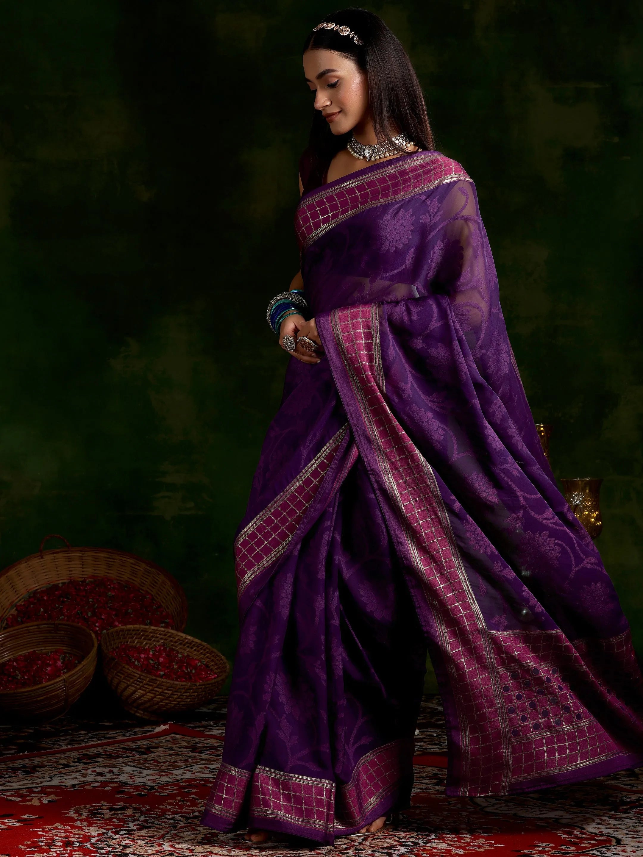 Purple Printed Silk Blend Saree With Unstitched Blouse Piece