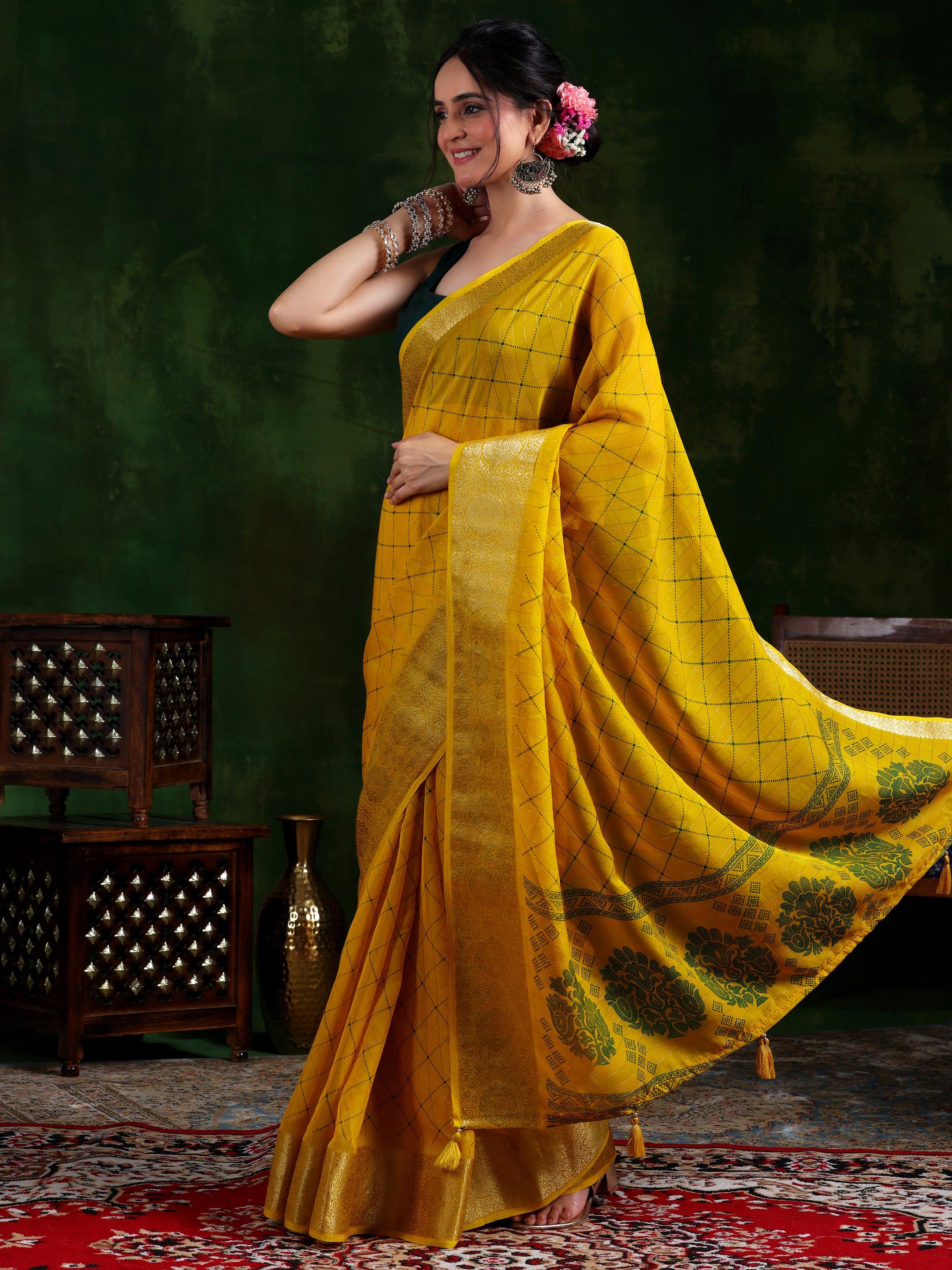 Mustard Printed Silk Blend Saree With Unstitched Blouse Piece