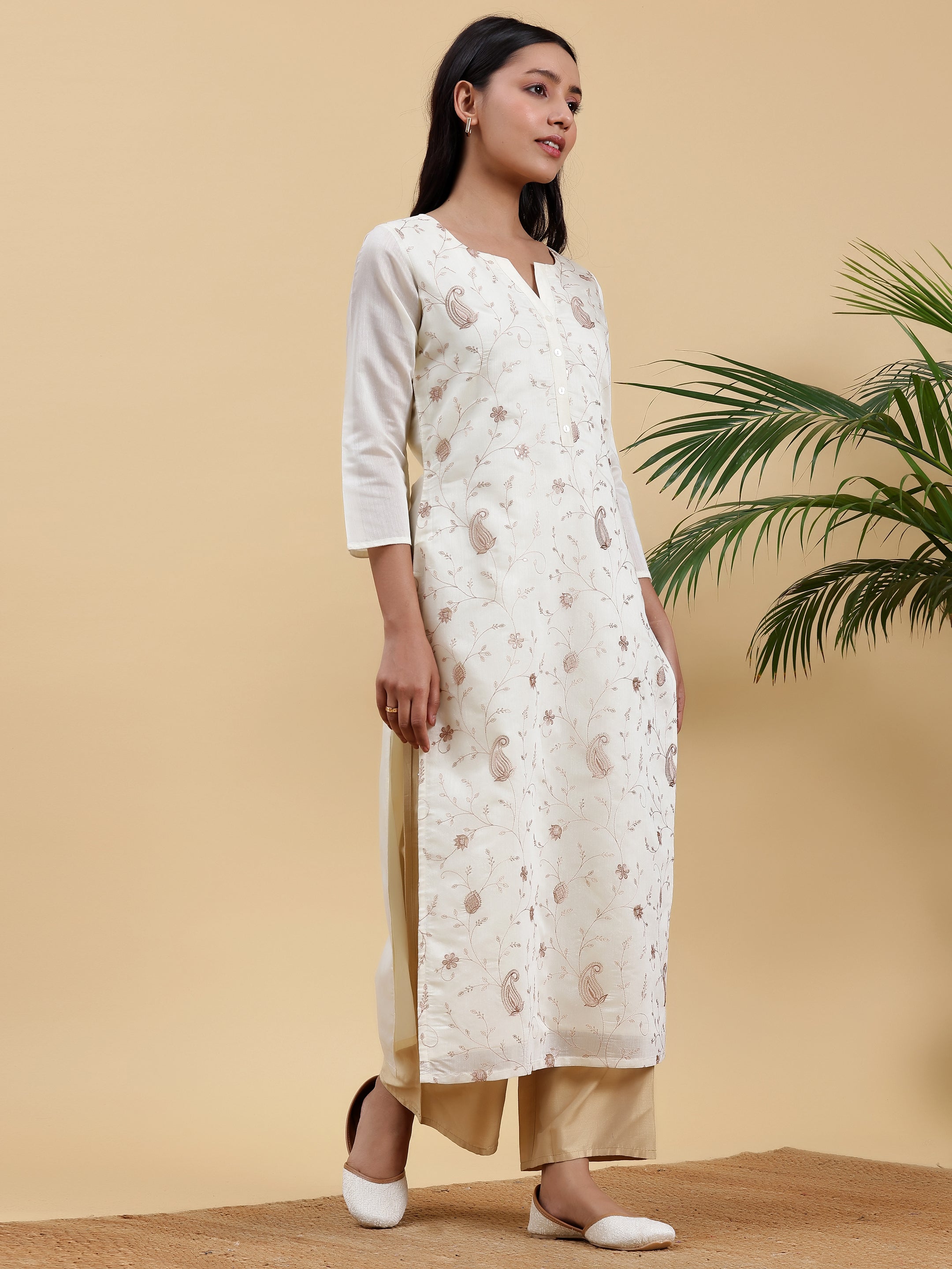 Off White Embroidered Chanderi Silk Straight Kurta