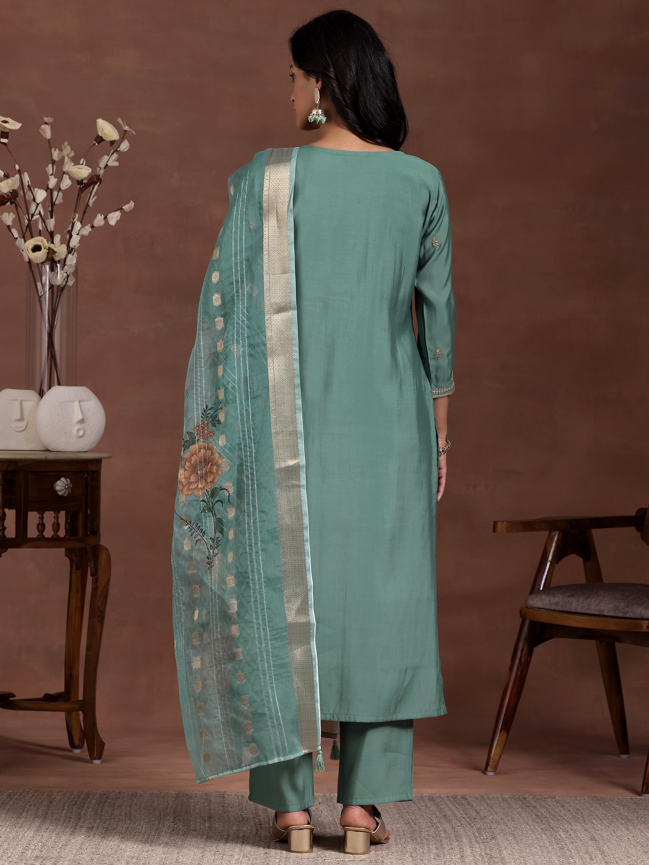 Green Embroidered Silk Blend Straight Suit With Dupatta