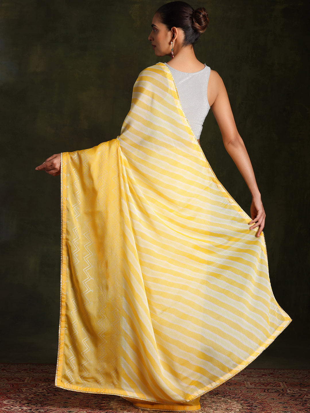 Yellow Printed Silk Blend Saree With Unstitched Blouse Piece