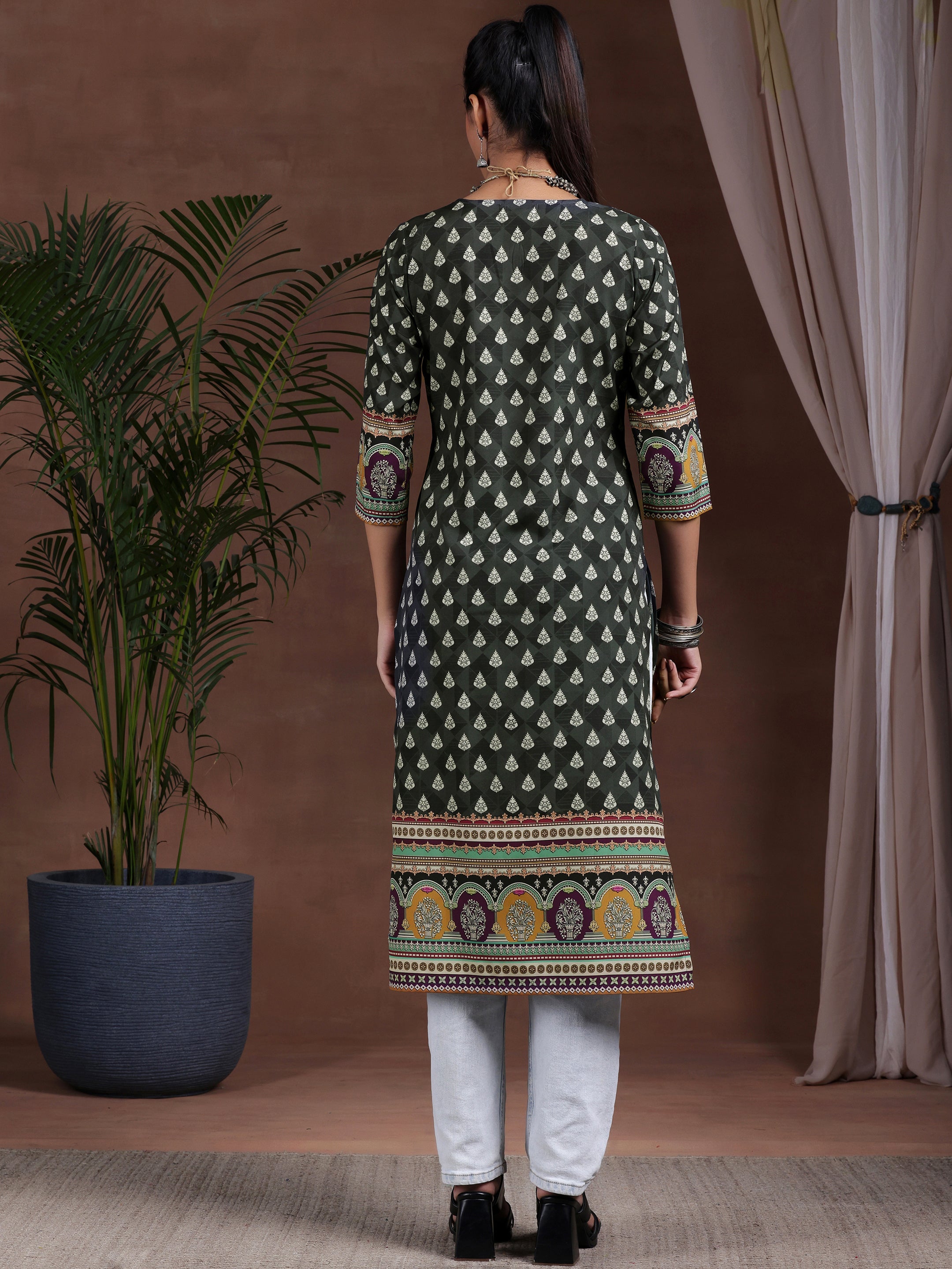 Black Printed Crepe Straight Kurta