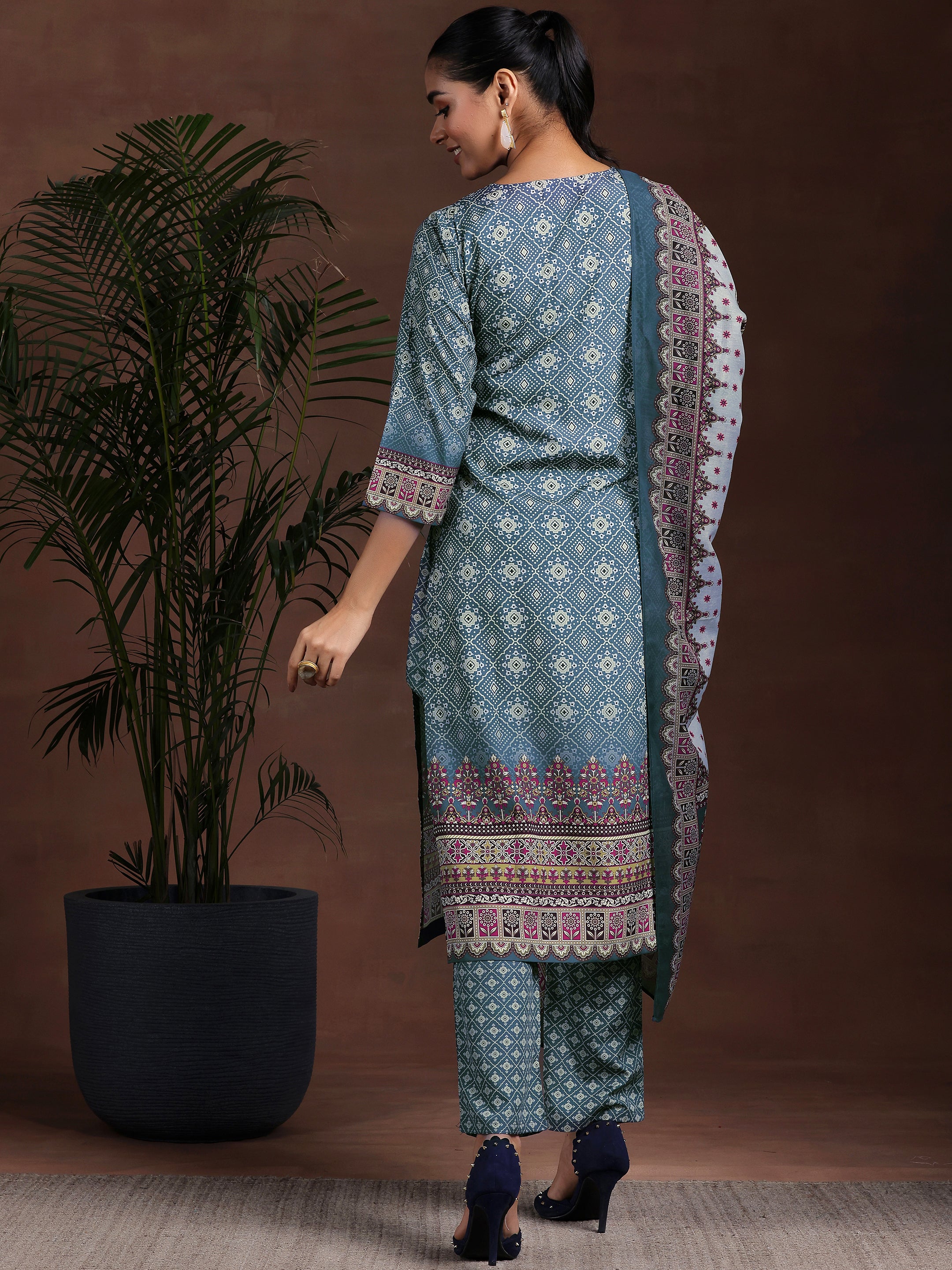 Grey Printed Poly Crepe Straight Suit With Dupatta