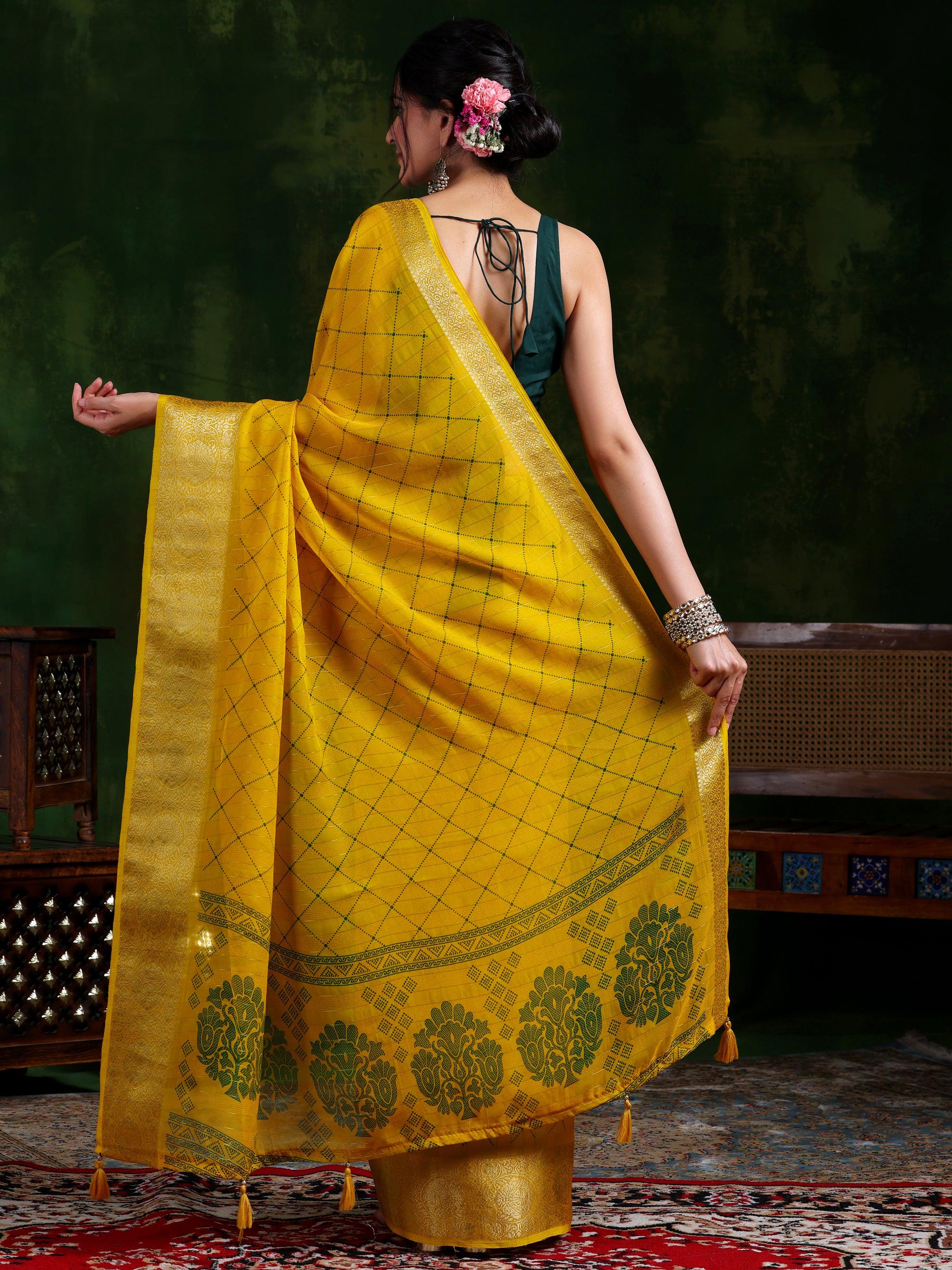 Mustard Printed Silk Blend Saree With Unstitched Blouse Piece