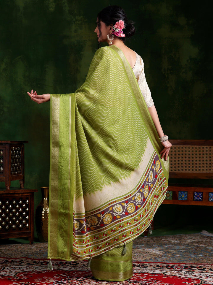 Green Printed Silk Blend Saree With Unstitched Blouse Piece - Libas