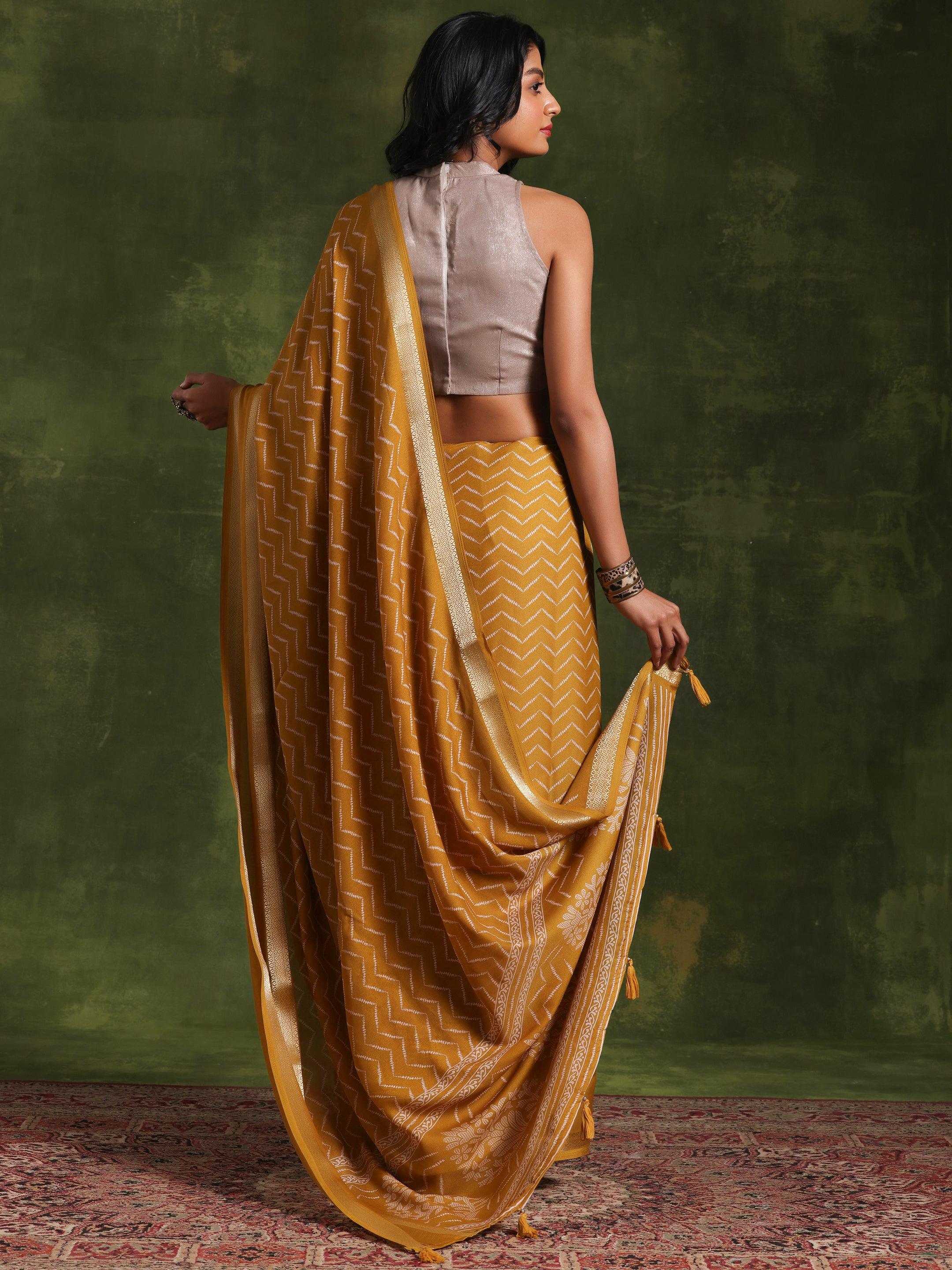 Mustard Printed Silk Blend Saree With Unstitched Blouse Piece