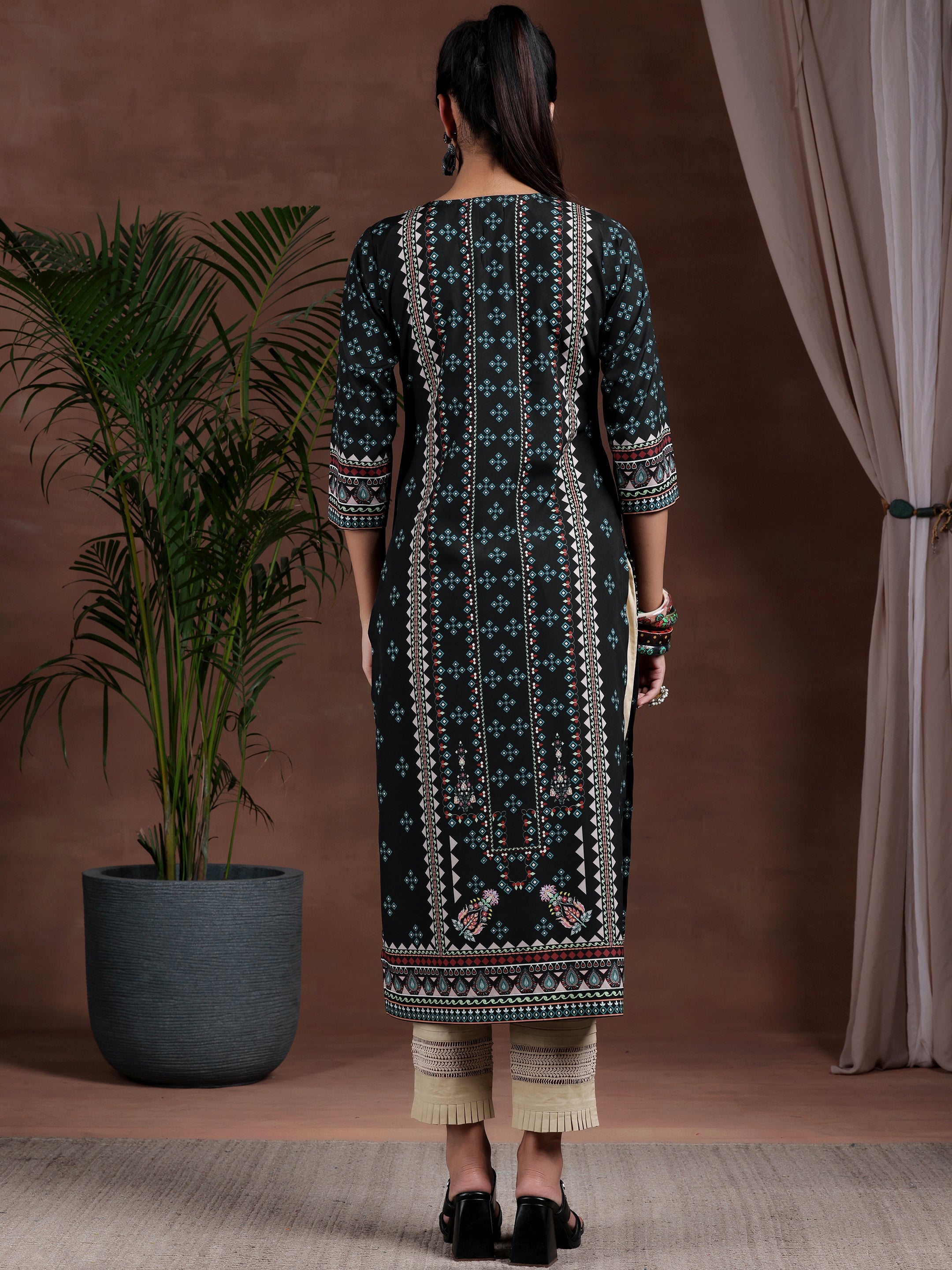 Black Printed Crepe Straight Kurta