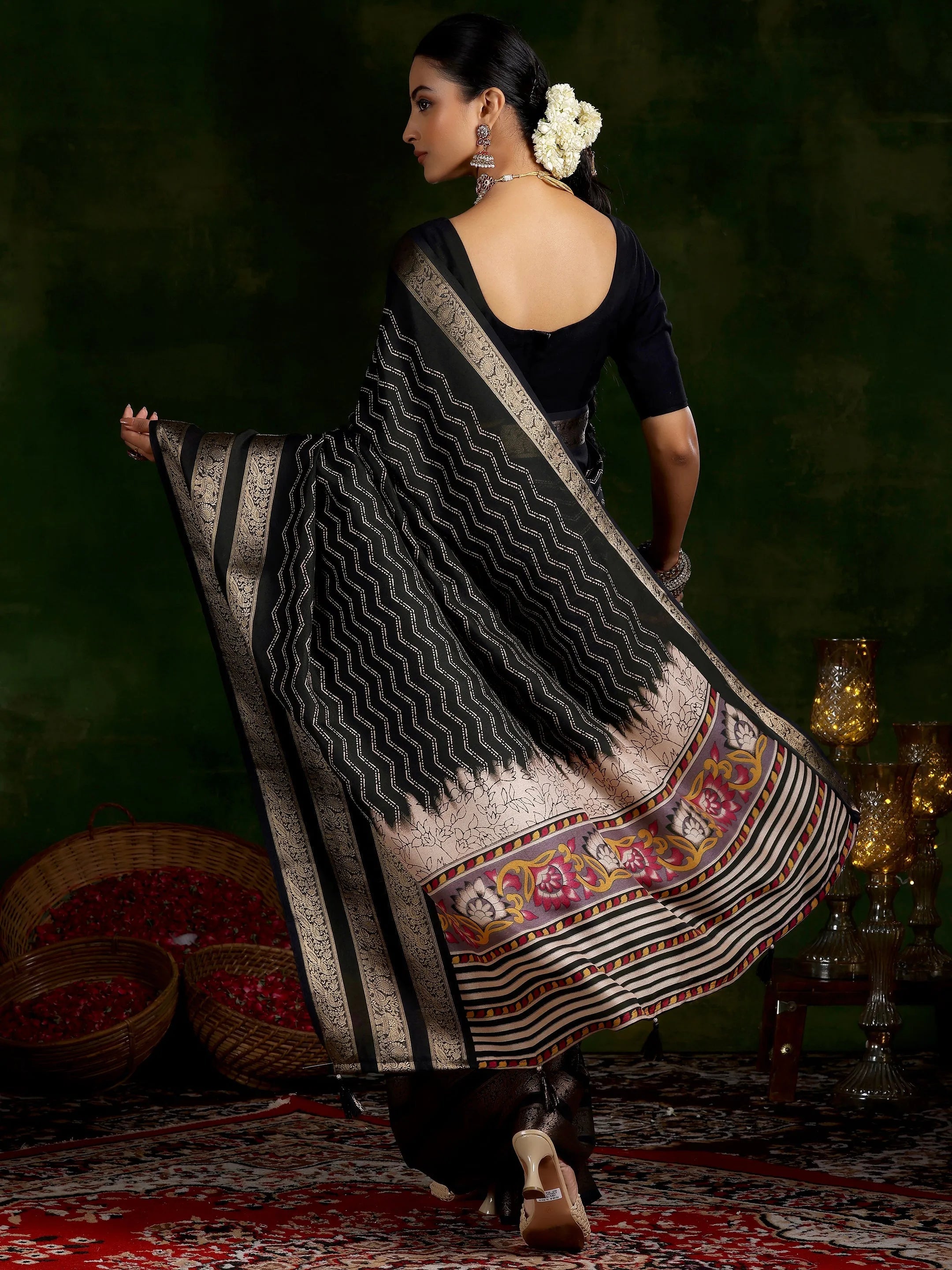 Black Printed Silk Blend Saree With Unstitched Blouse Piece