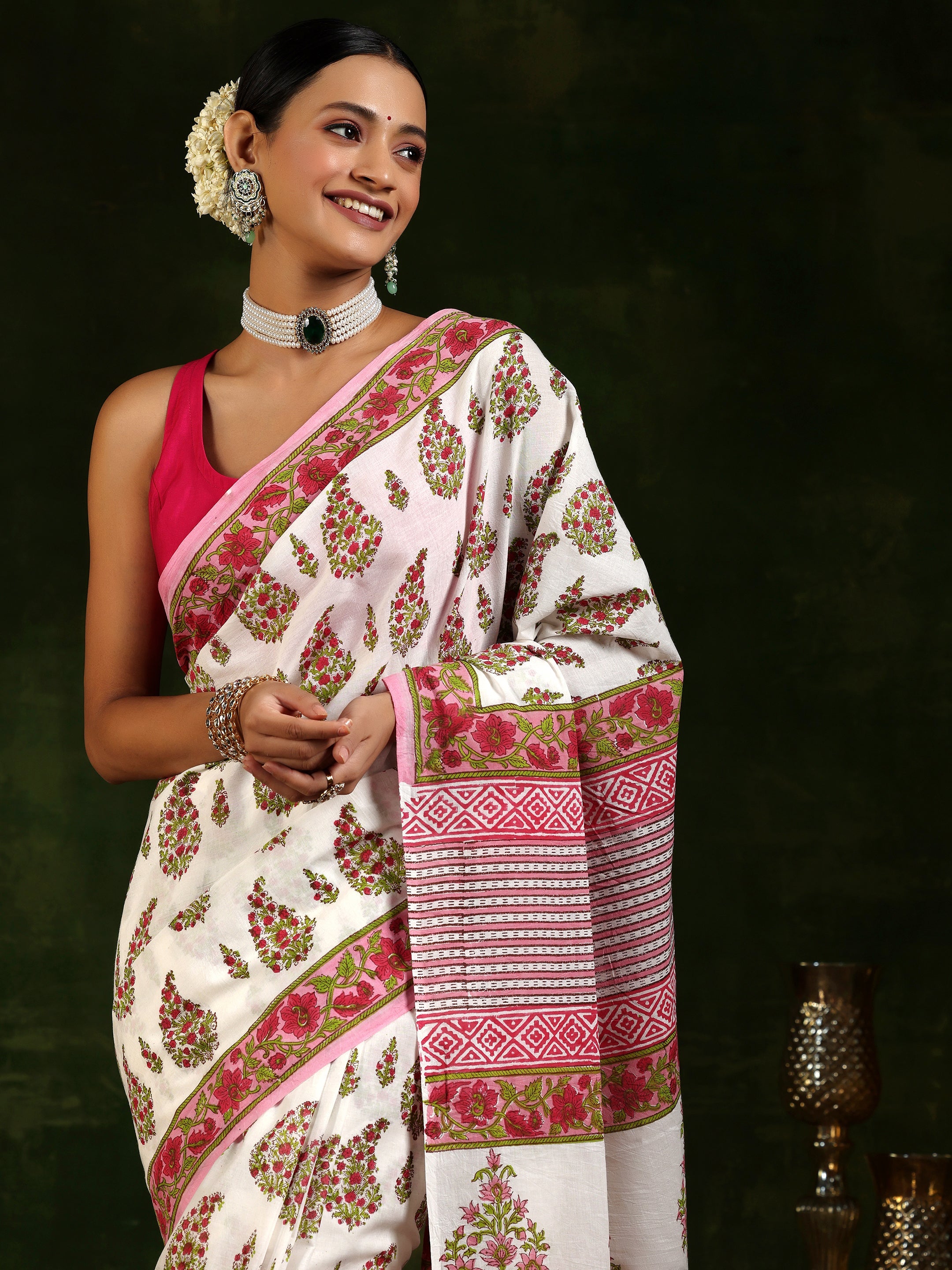 Off White Printed Cotton Saree With Unstitched Blouse Piece