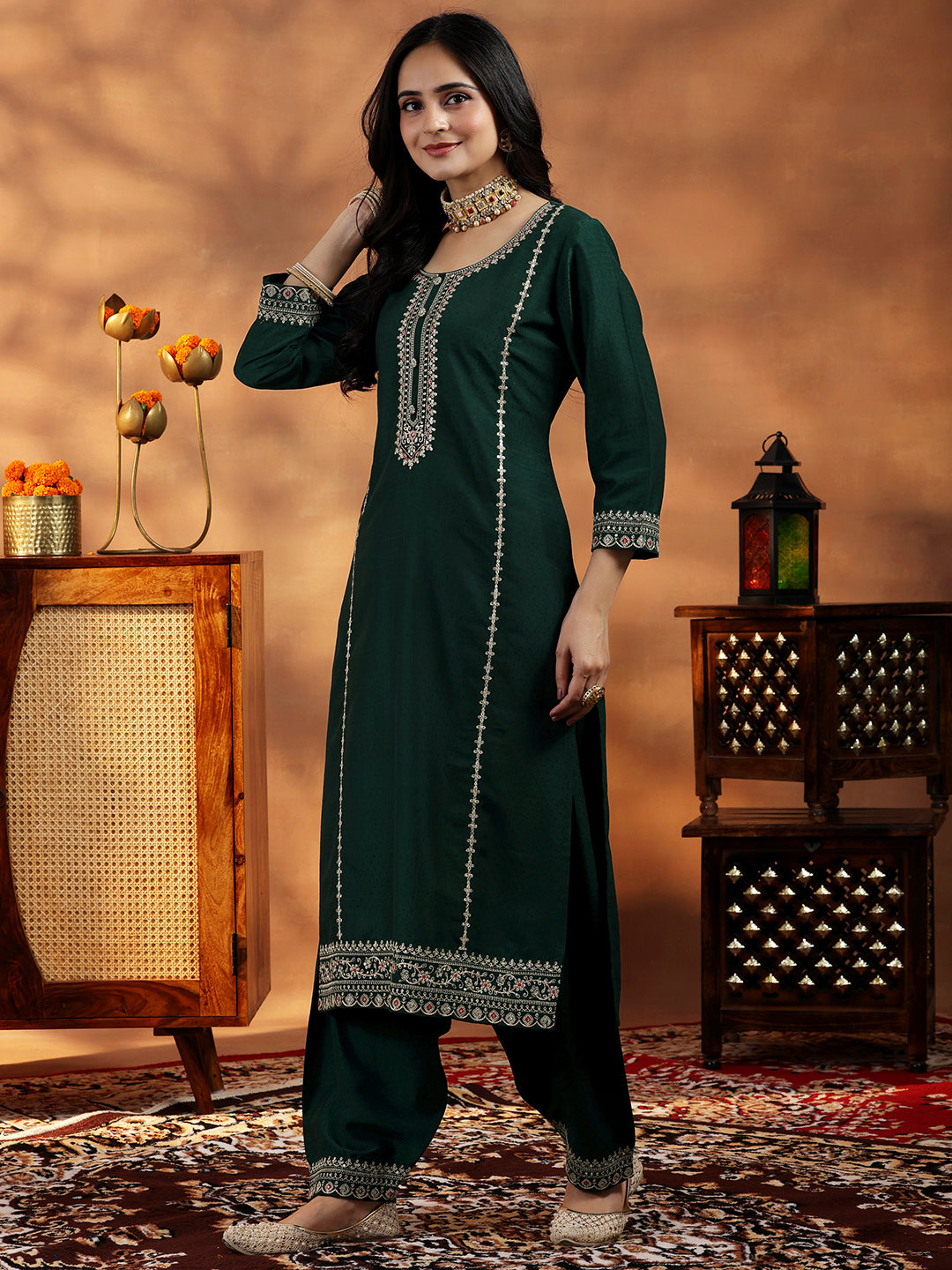 Green Embroidered Silk Blend Straight Suit With Dupatta