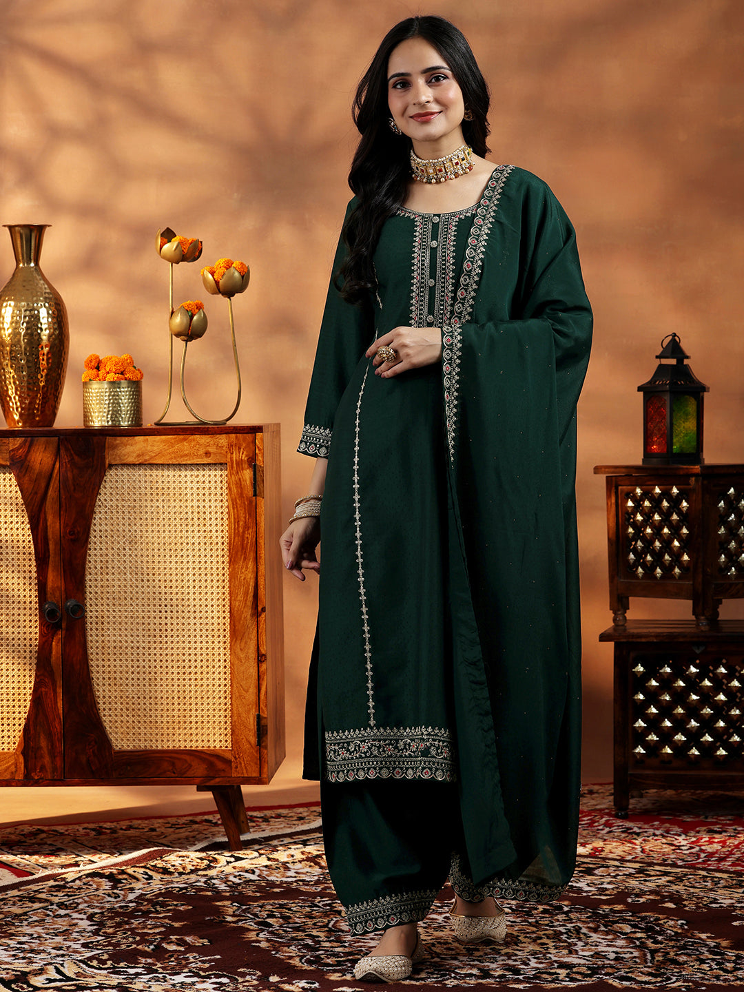 Green Embroidered Silk Blend Straight Suit With Dupatta