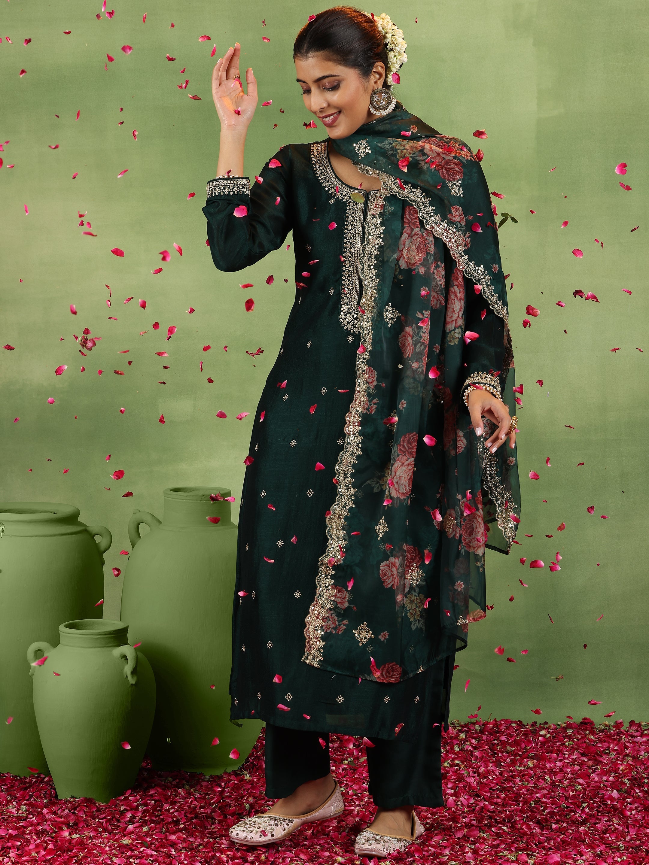 Green Embroidered Silk Blend Straight Suit With Dupatta