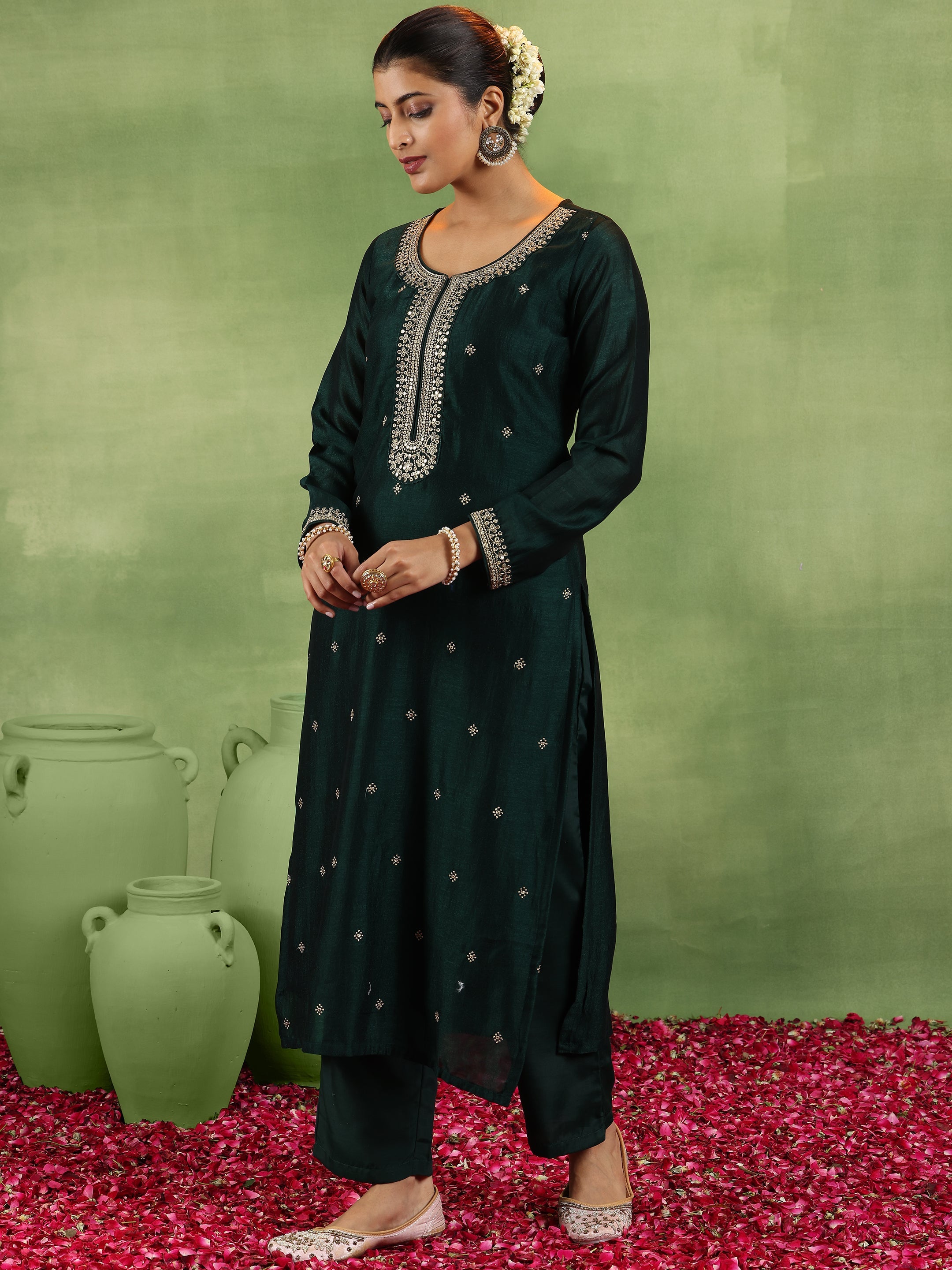 Green Embroidered Silk Blend Straight Suit With Dupatta