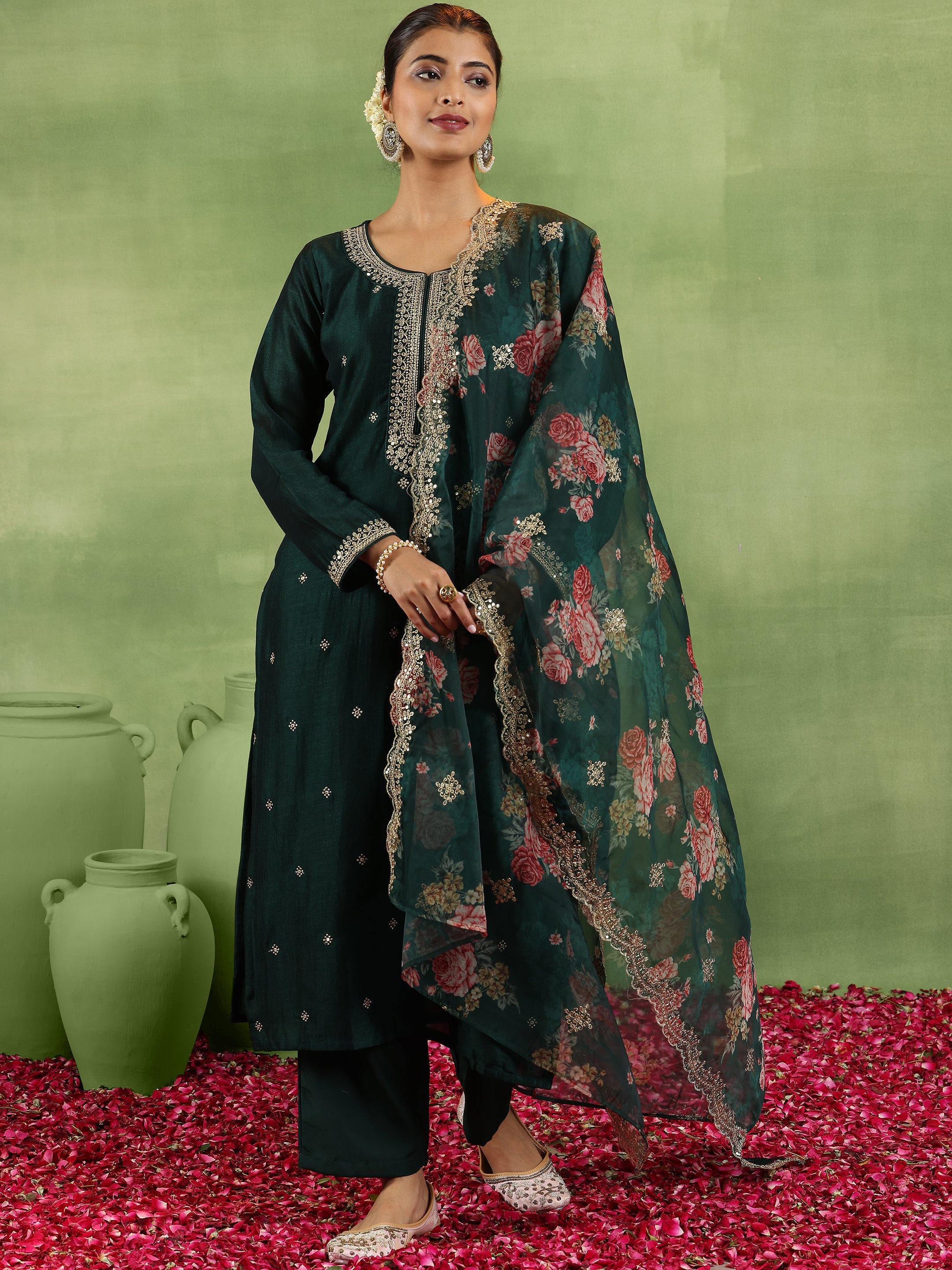 Green Embroidered Silk Blend Straight Suit With Dupatta