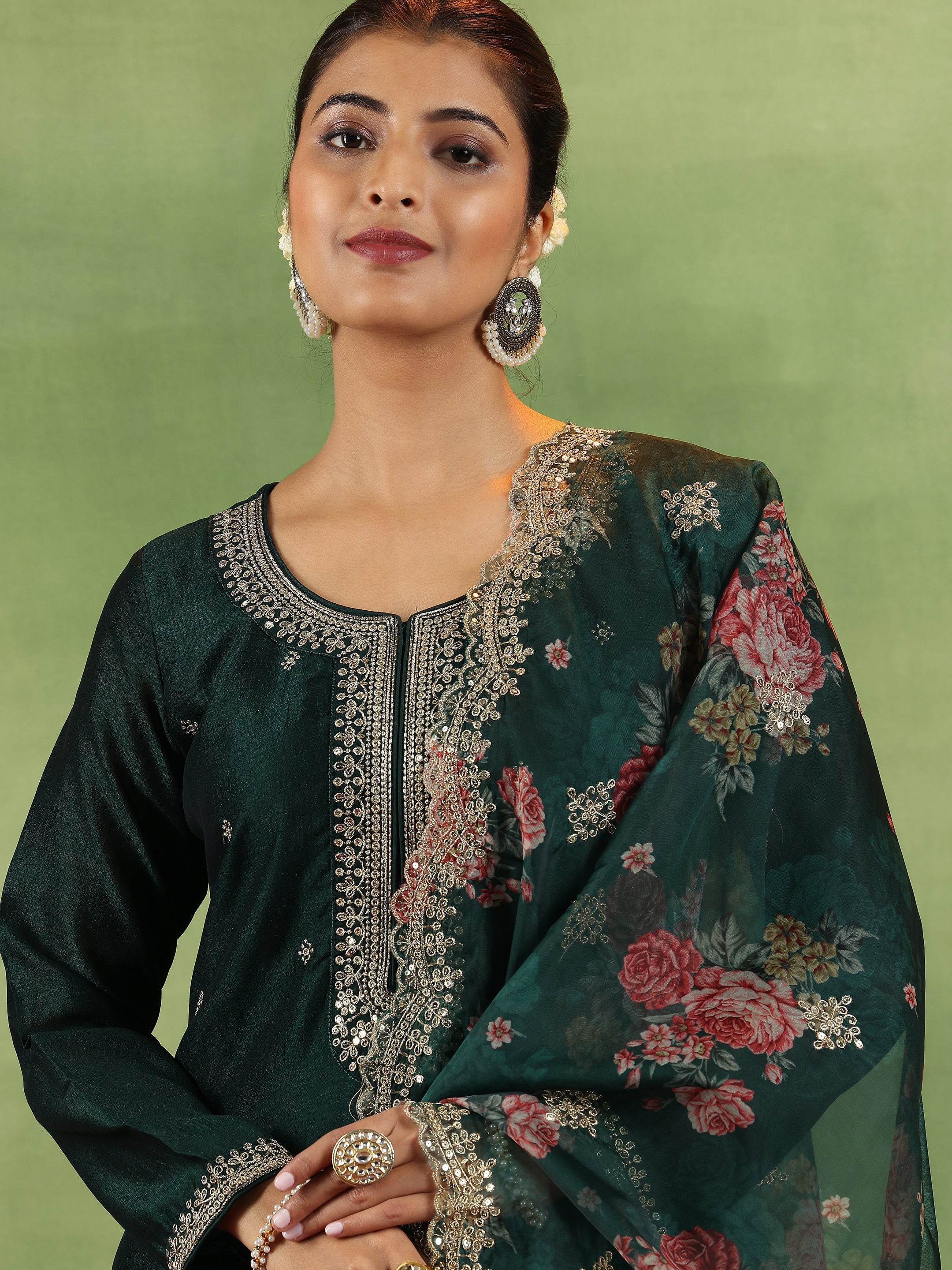 Green Embroidered Silk Blend Straight Suit With Dupatta