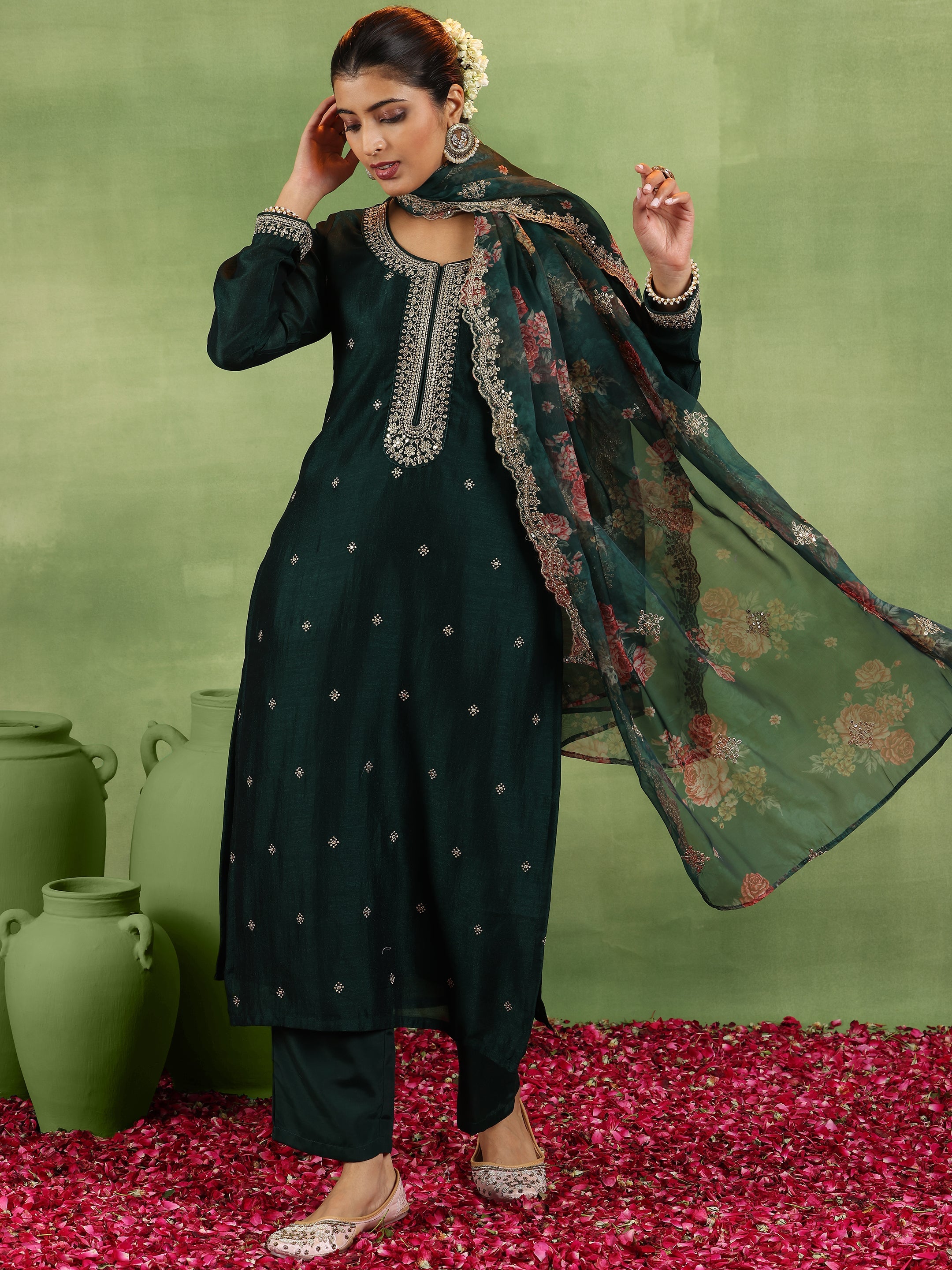 Green Embroidered Silk Blend Straight Suit With Dupatta