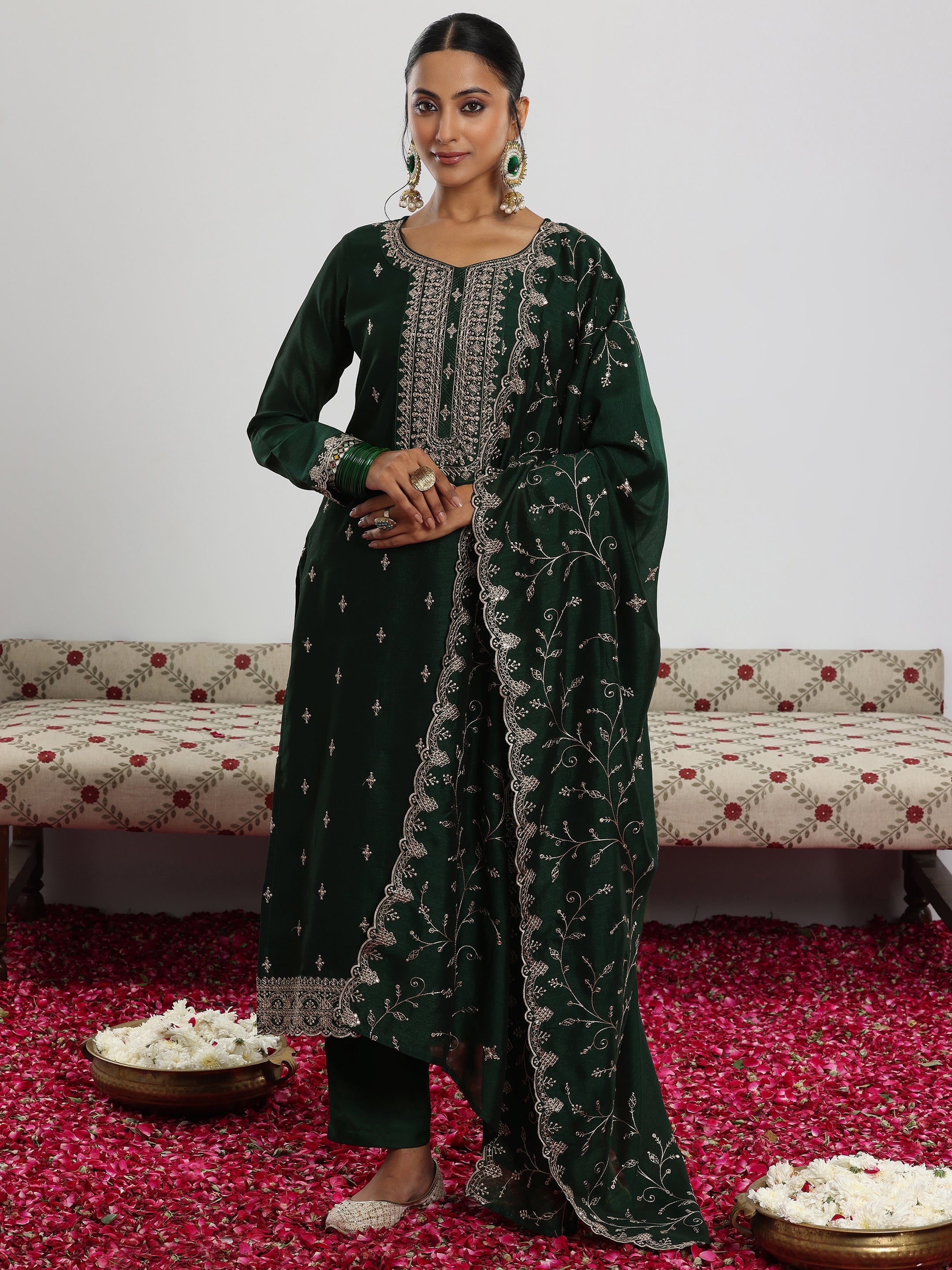 Green Embroidered Silk Blend Straight Suit With Dupatta