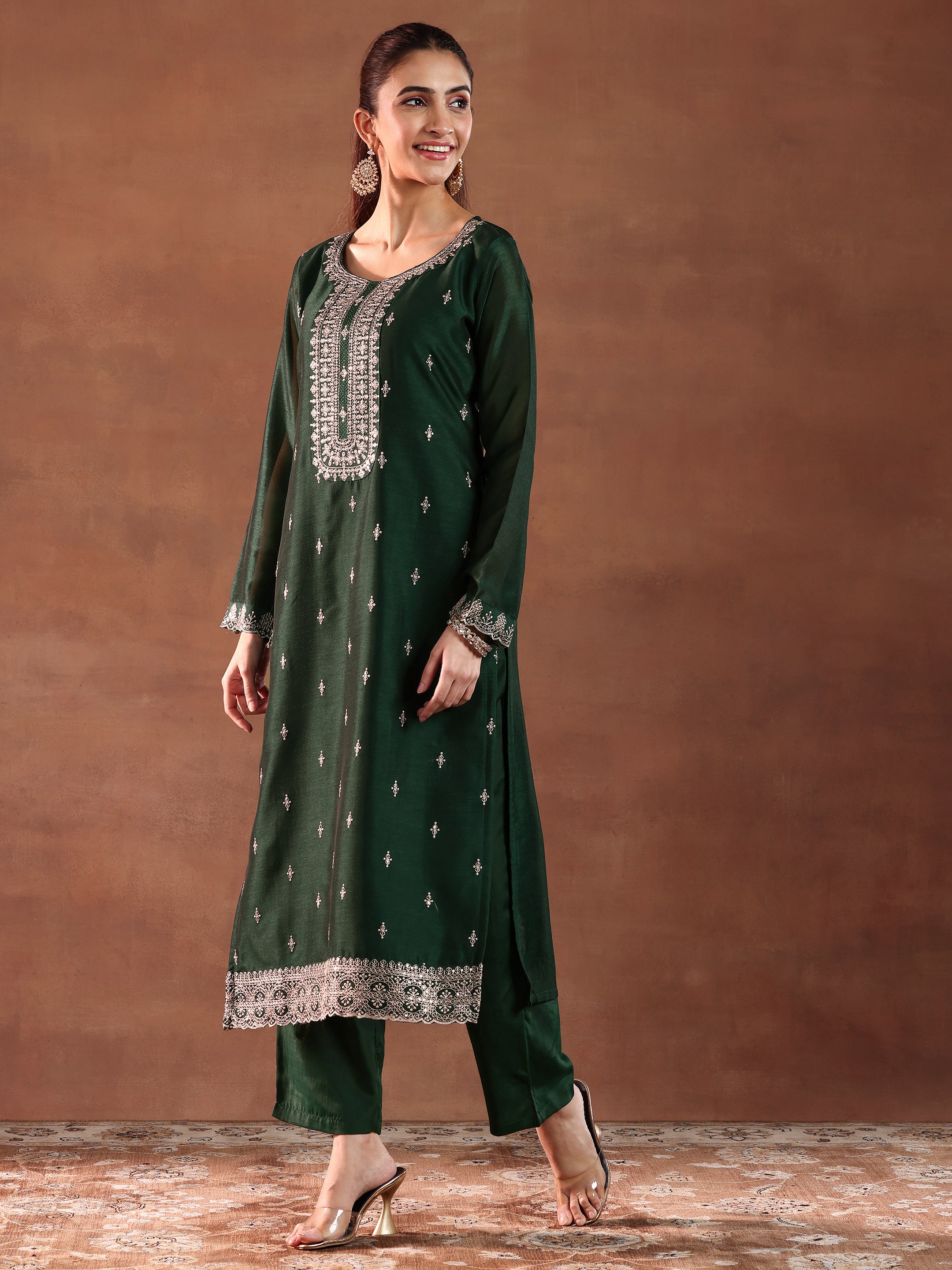 Green Embroidered Silk Blend Straight Suit With Dupatta