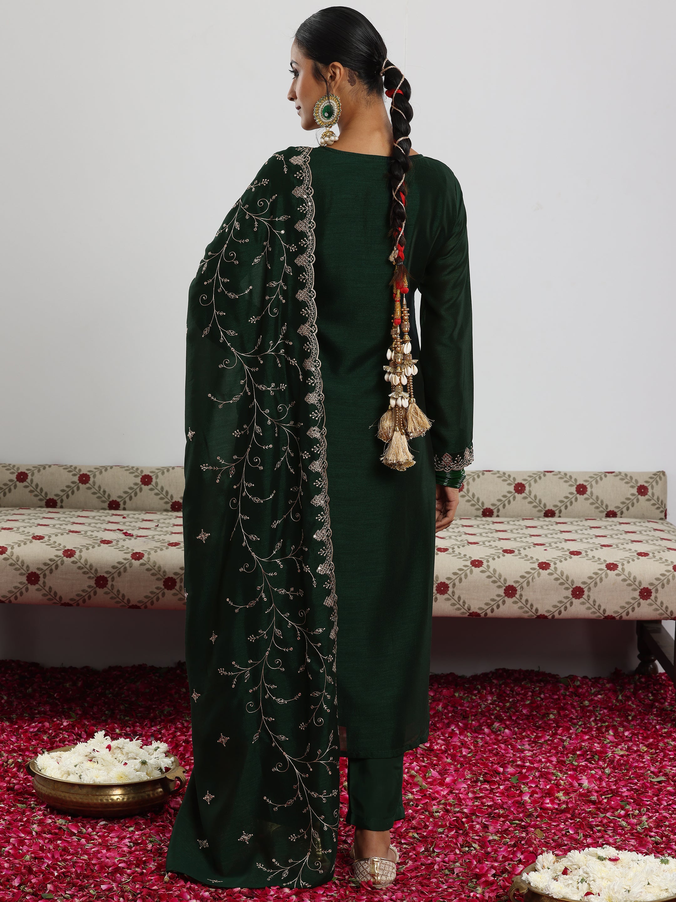 Green Embroidered Silk Blend Straight Suit With Dupatta