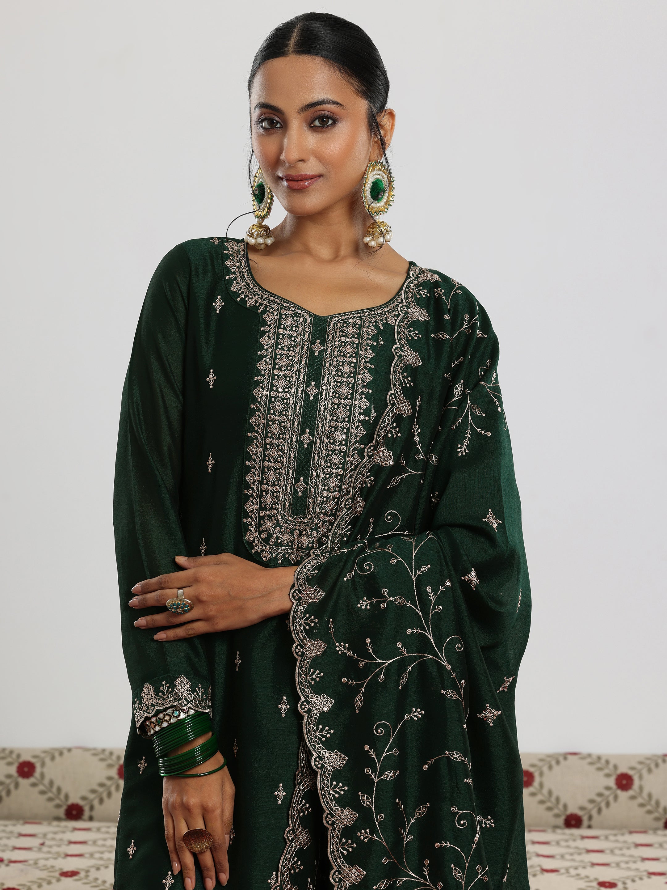 Green Embroidered Silk Blend Straight Suit With Dupatta