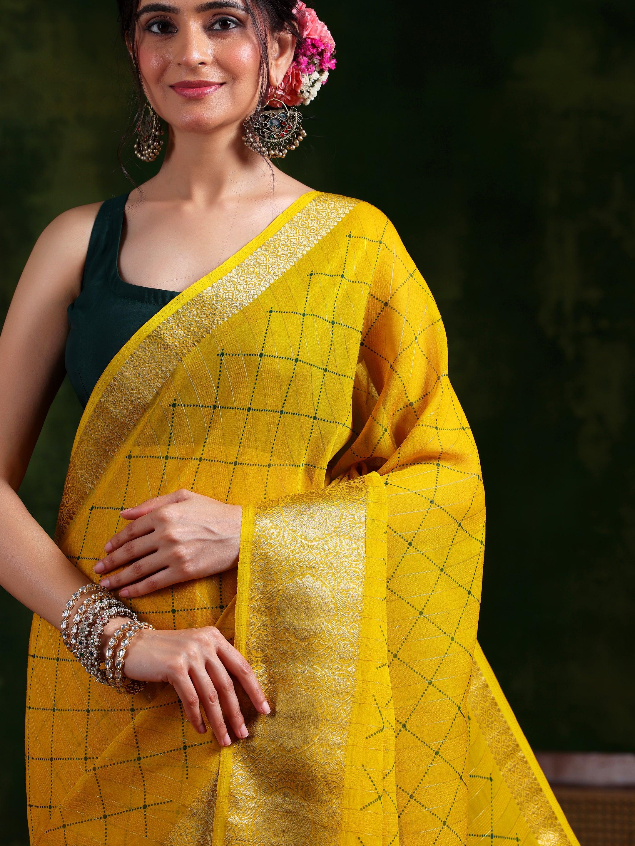 Mustard Printed Silk Blend Saree With Unstitched Blouse Piece