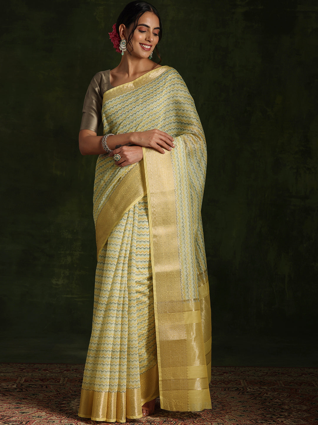 Yellow Printed Silk Blend Saree With Unstitched Blouse Piece