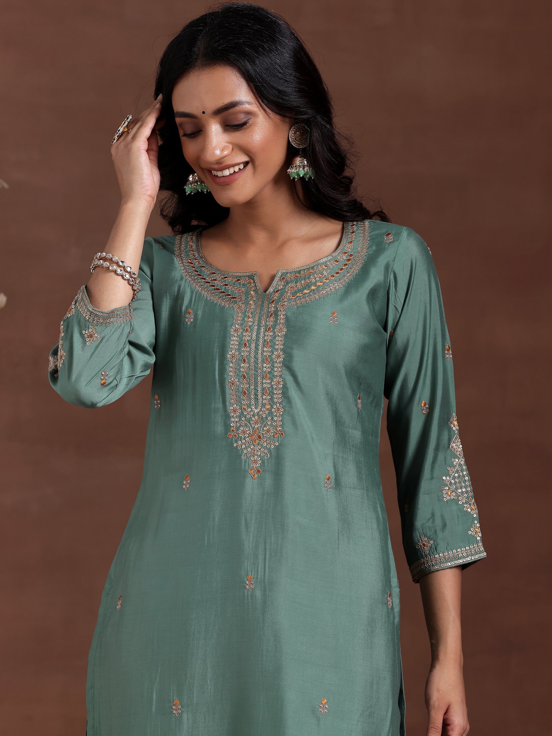 Green Embroidered Silk Blend Straight Suit With Dupatta