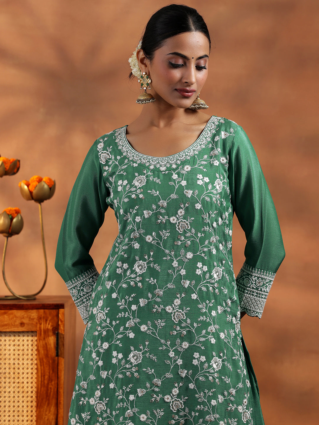 Green Embroidered Silk Blend Straight Suit With Dupatta