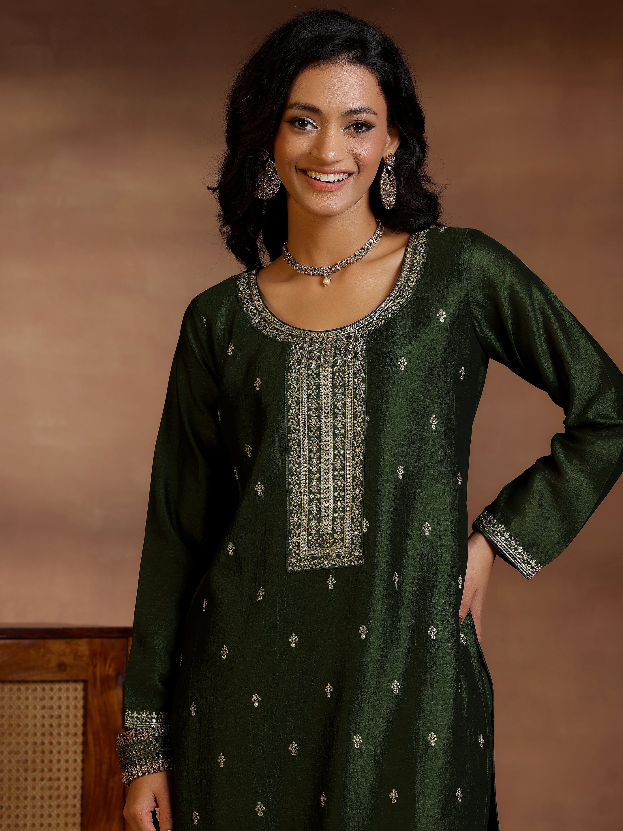 Green Embroidered Silk Blend Straight Suits With Dupatta