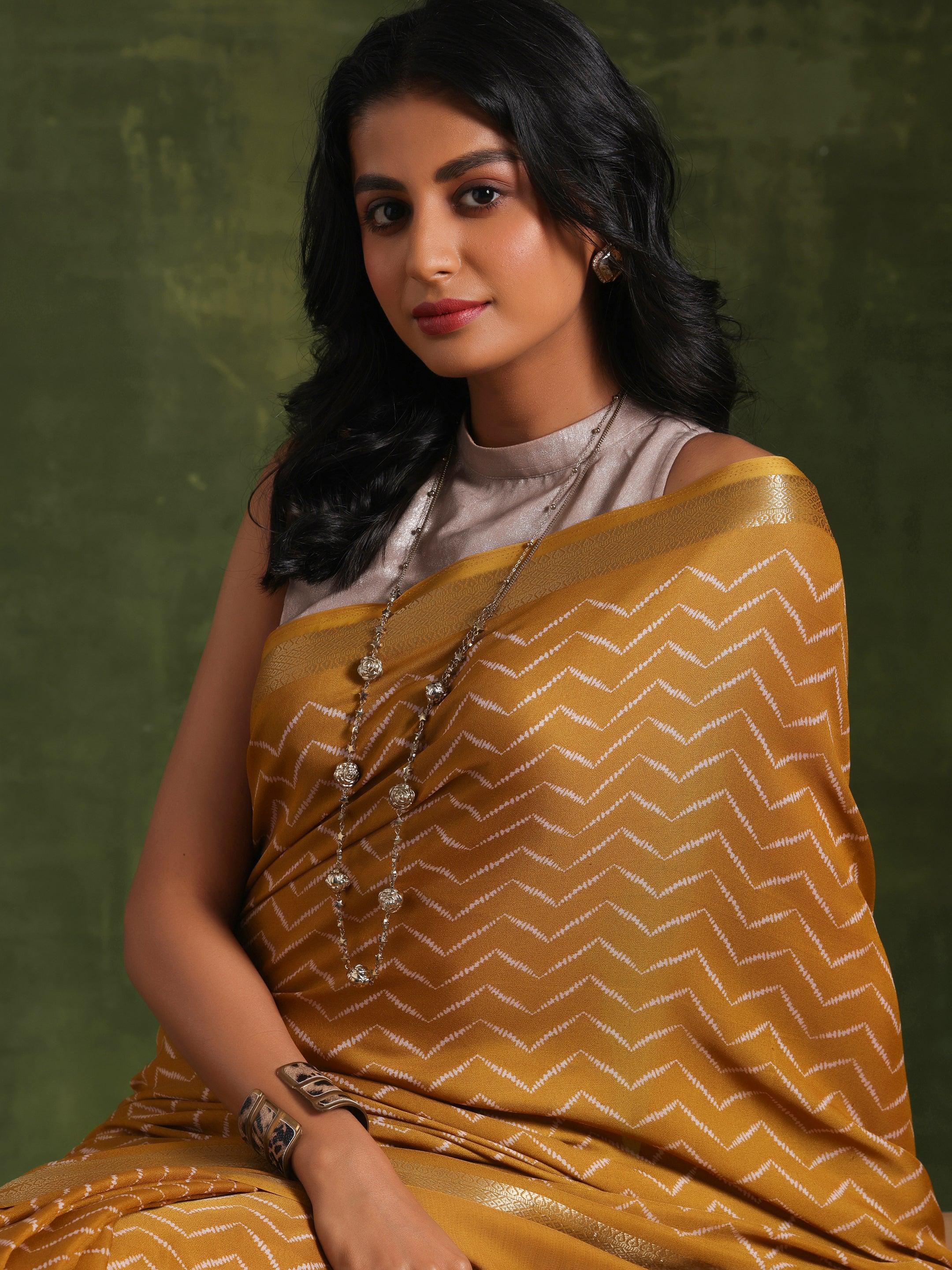 Mustard Printed Silk Blend Saree With Unstitched Blouse Piece