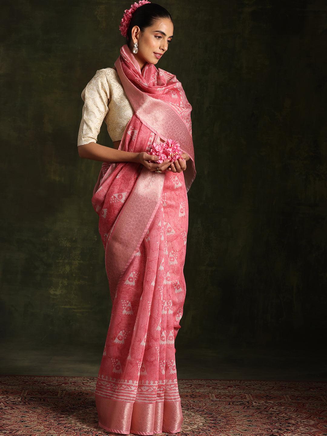 Pink Printed Silk Blend Saree With Unstitched Blouse Piece