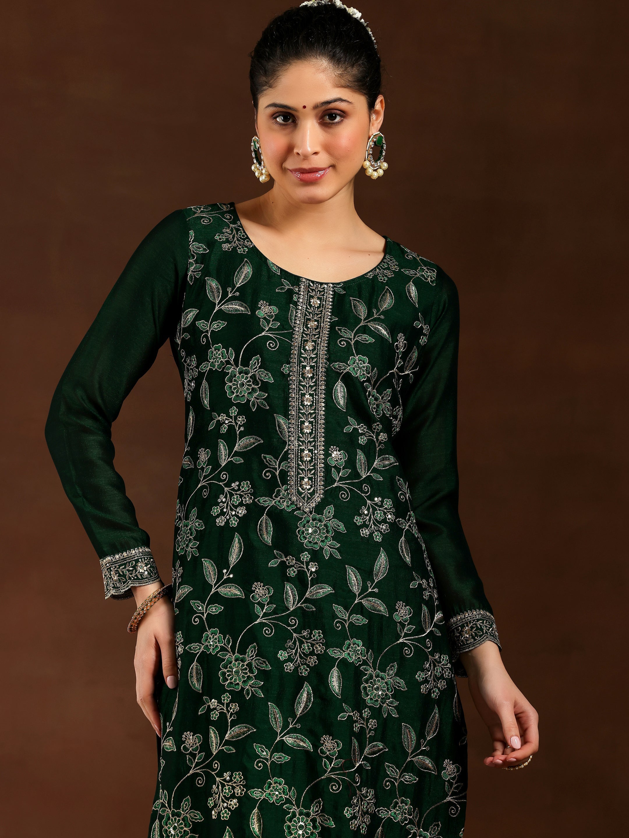 Green Embroidered Silk Blend Straight Suit With Dupatta