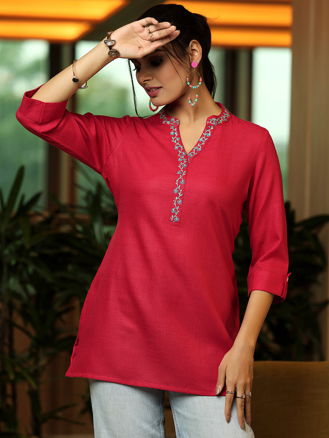 Pink Solid Cotton Blend Straight Kurti