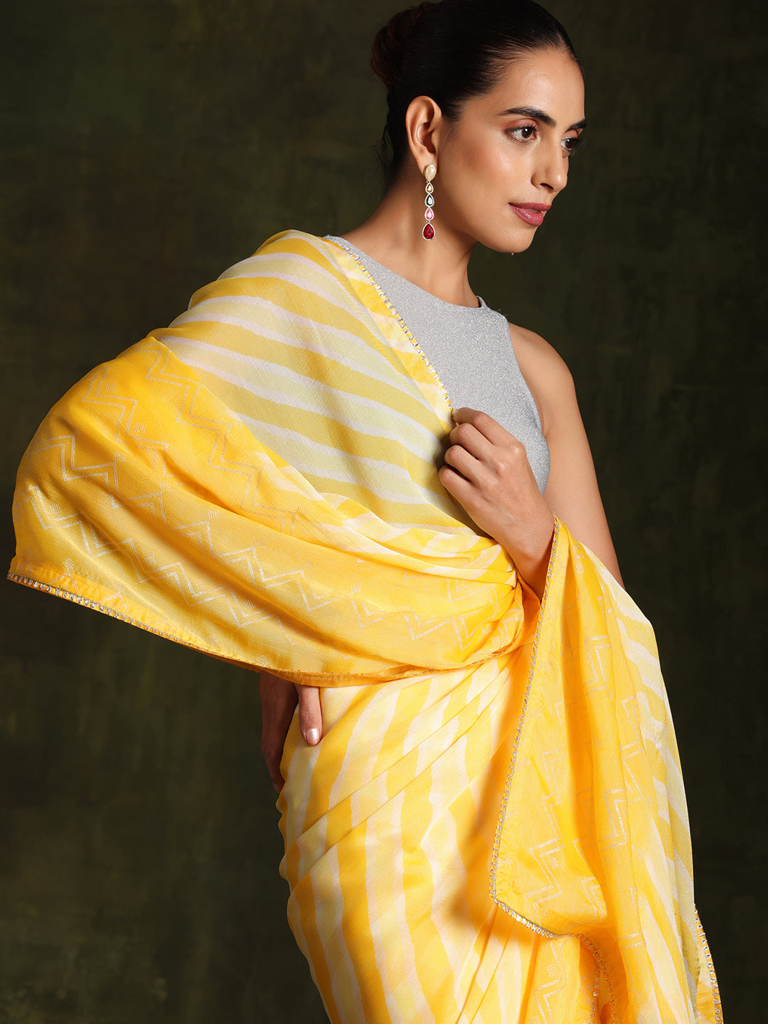 Yellow Printed Silk Blend Saree With Unstitched Blouse Piece